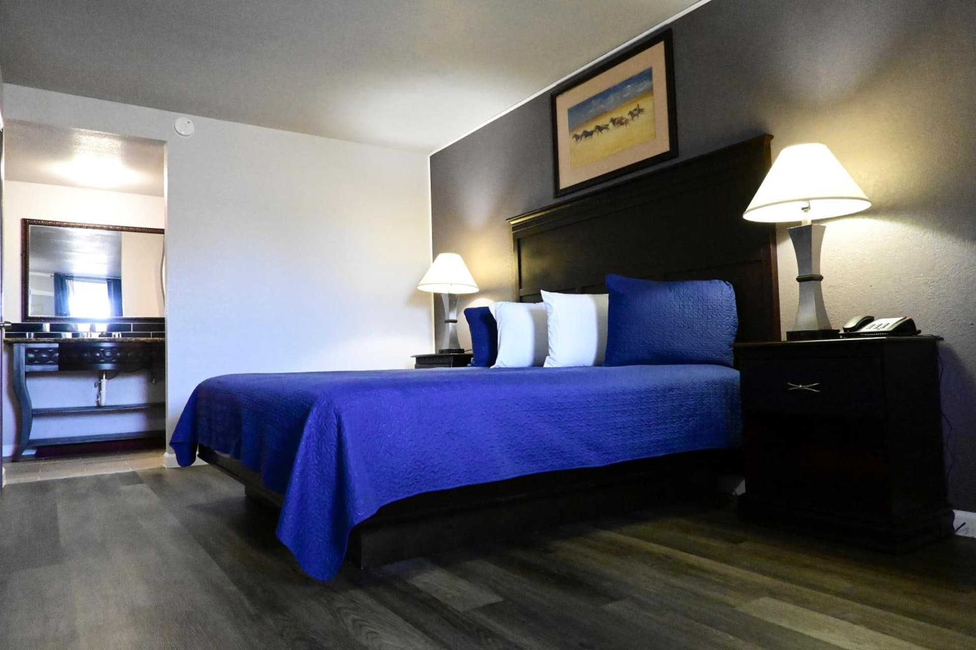 R Nite Star Hotel At Arlington Entertainment District gallery photo in Arlington, TX — image 36
