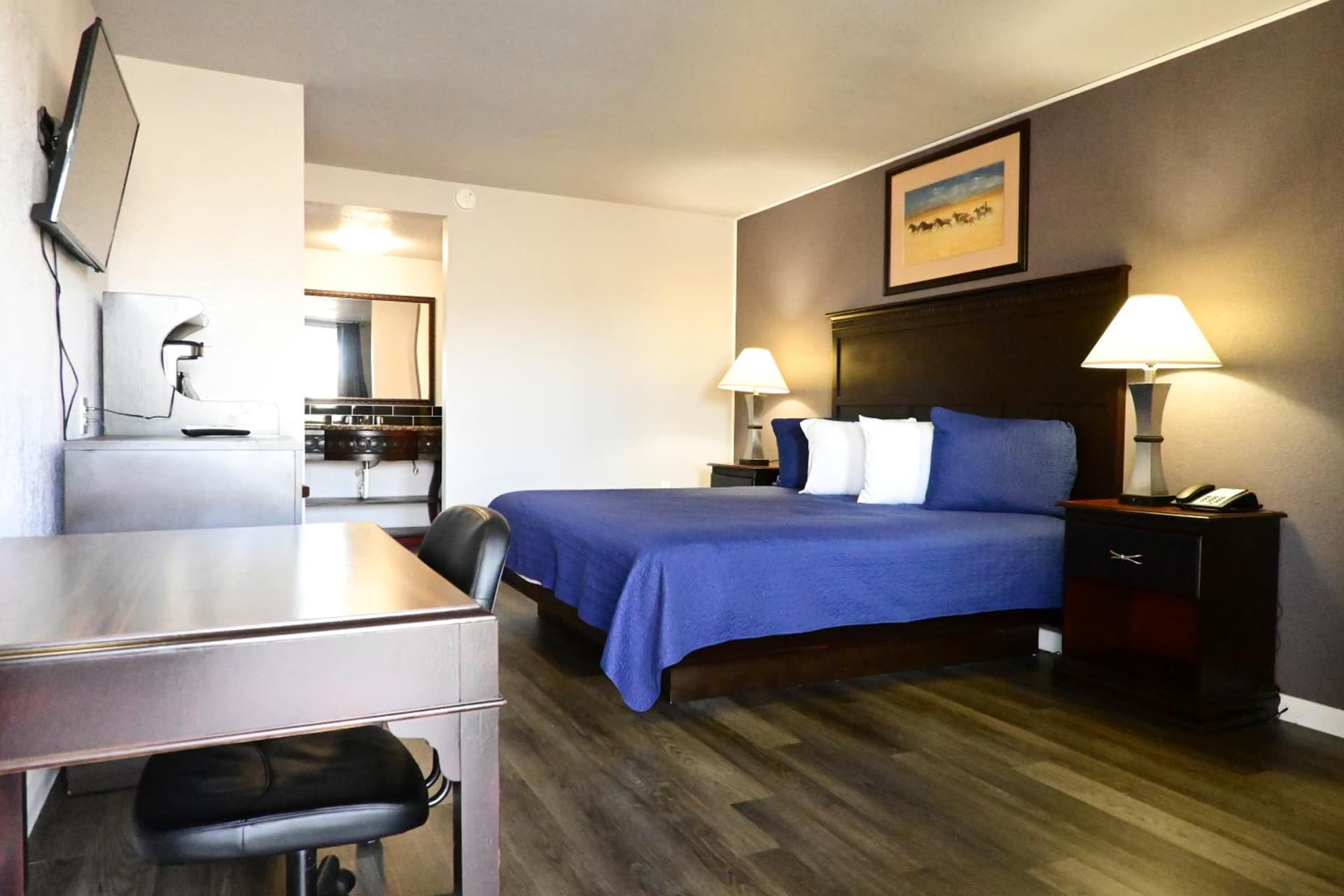 R Nite Star Hotel At Arlington Entertainment District gallery photo in Arlington, TX — image 53