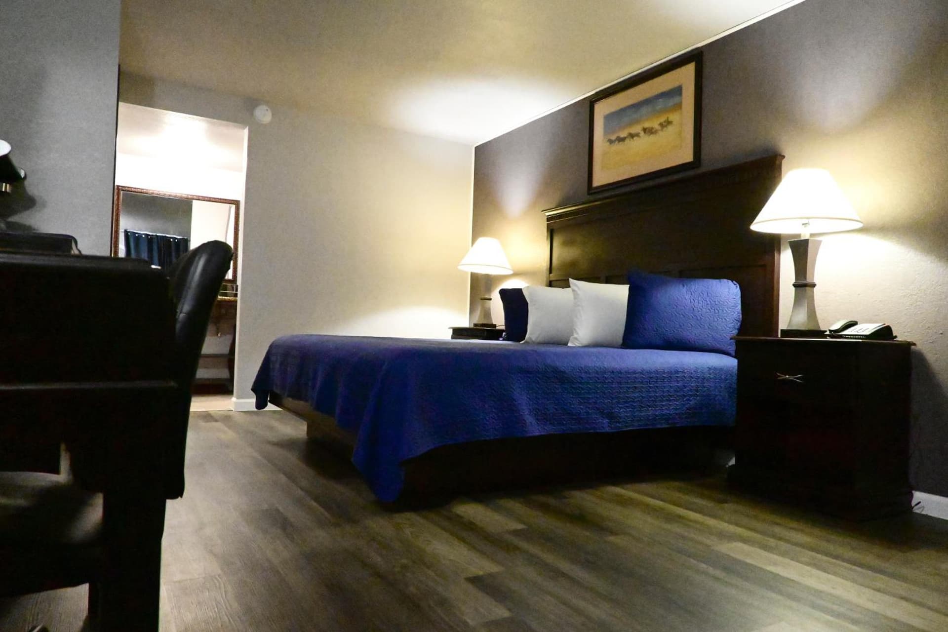 R Nite Star Hotel At Arlington Entertainment District gallery photo in Arlington, TX — image 29