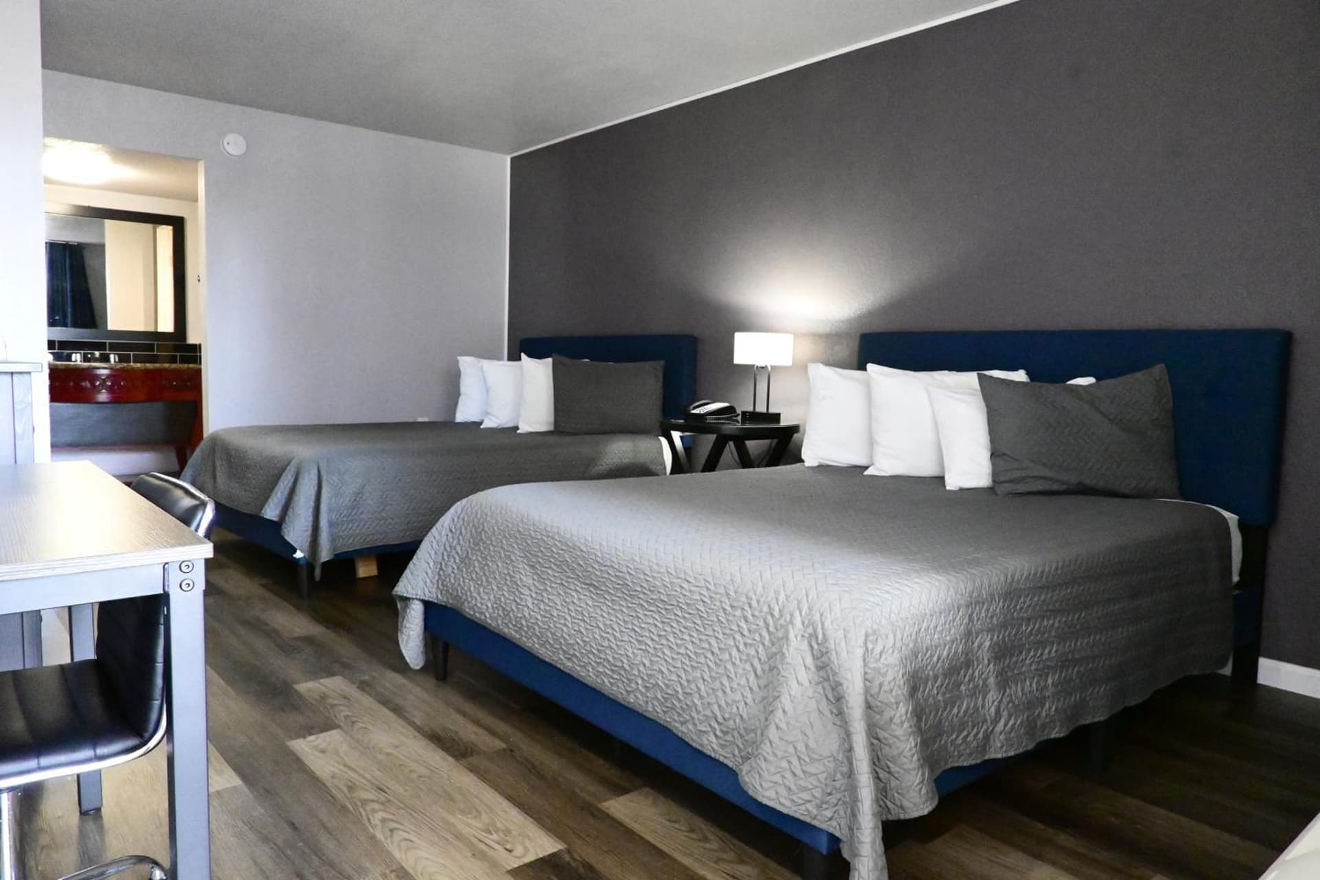R Nite Star Hotel At Arlington Entertainment District gallery photo in Arlington, TX — image 24