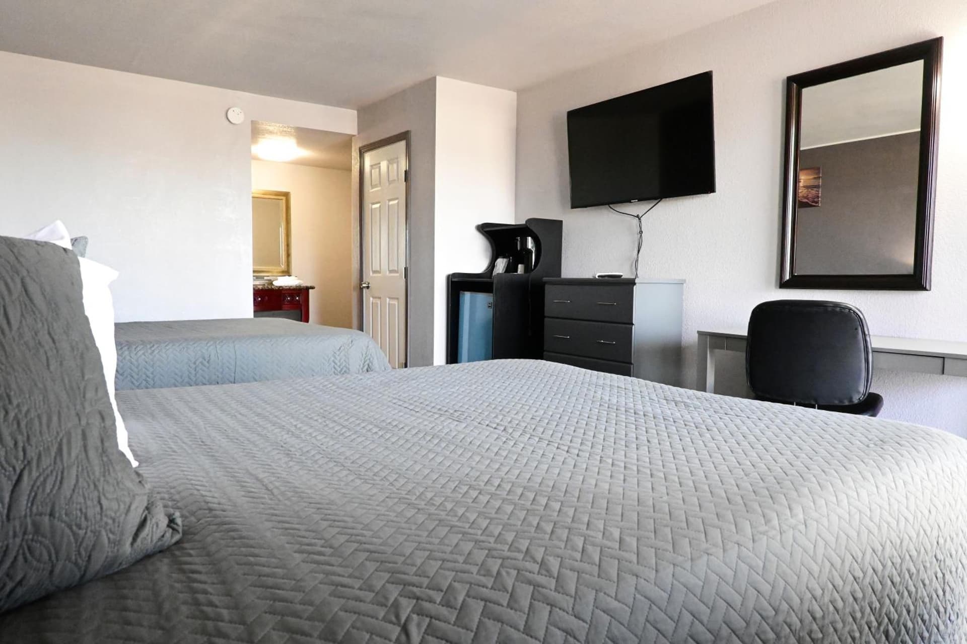 R Nite Star Hotel At Arlington Entertainment District gallery photo in Arlington, TX — image 30