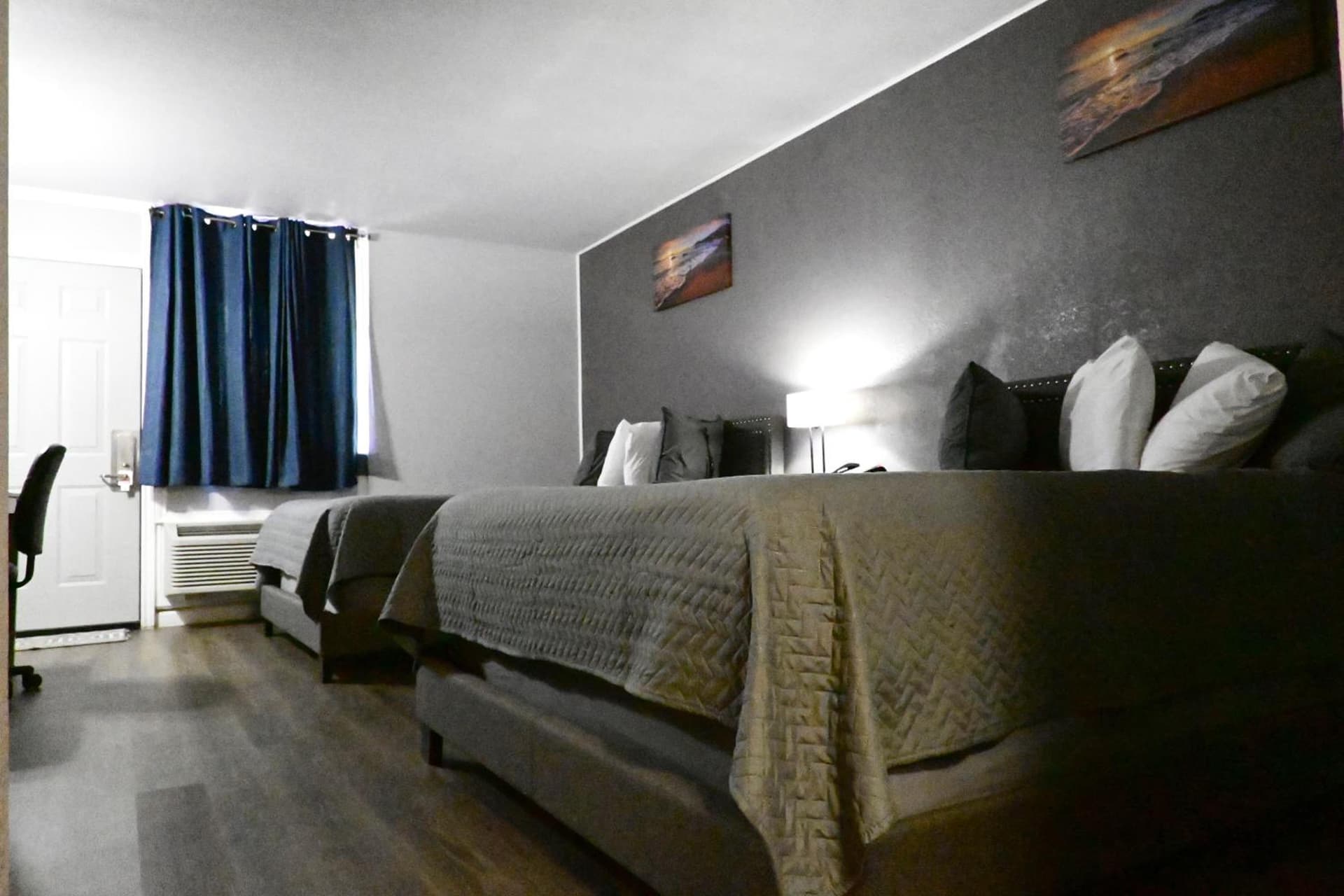 R Nite Star Hotel At Arlington Entertainment District gallery photo in Arlington, TX — image 40
