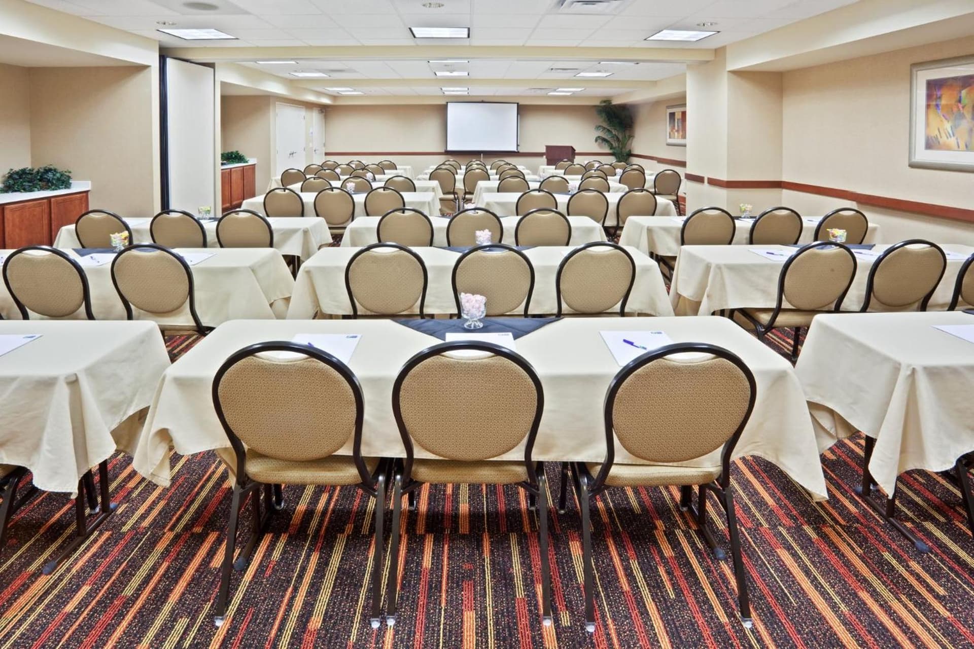 Holiday Inn Express and Suites Sumner by IHG gallery photo in Sumner, WA — image 15