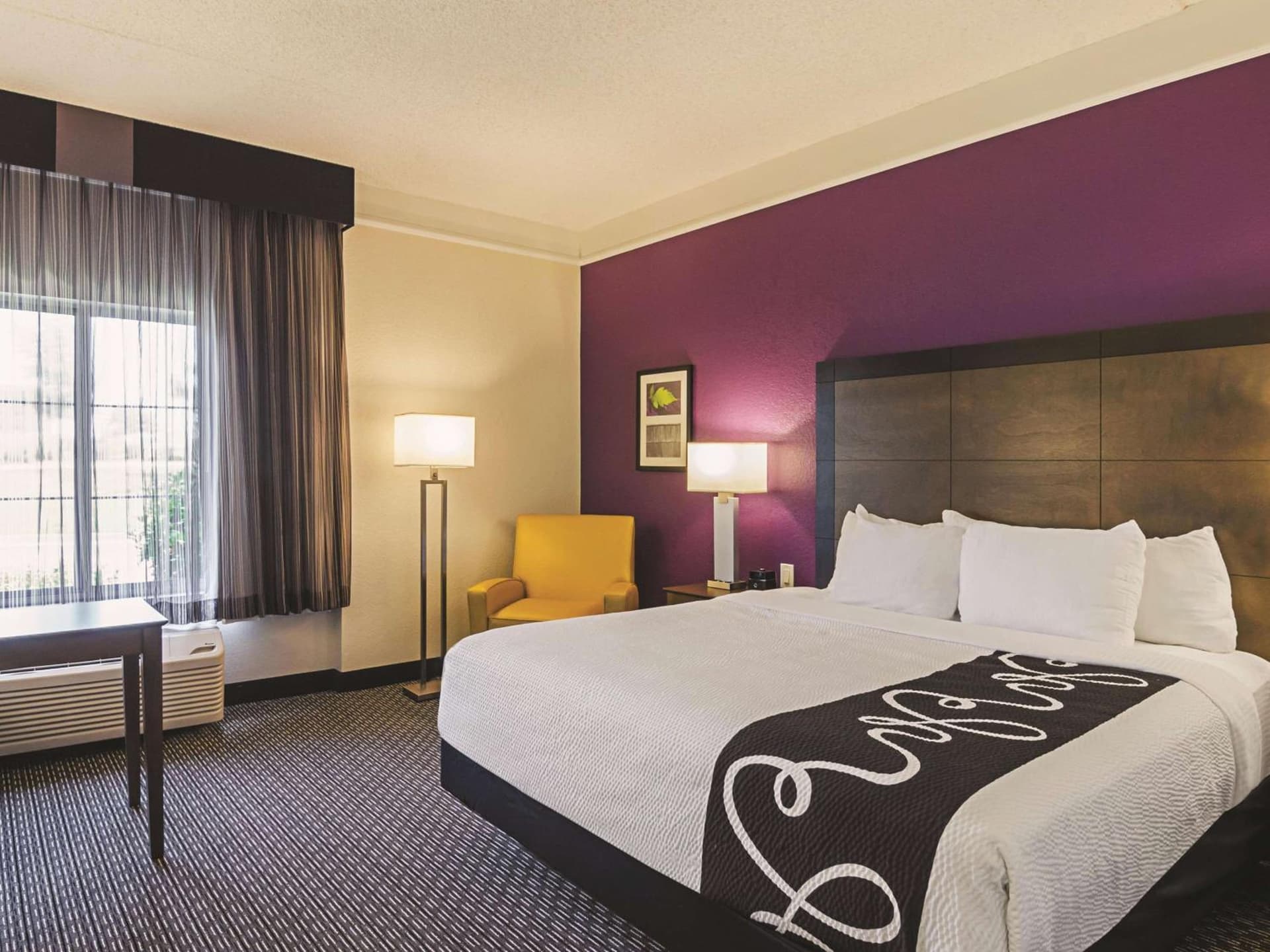 La Quinta Inn & Suites by Wyndham Denver Airport DIA gallery photo in Denver, CO — image 25