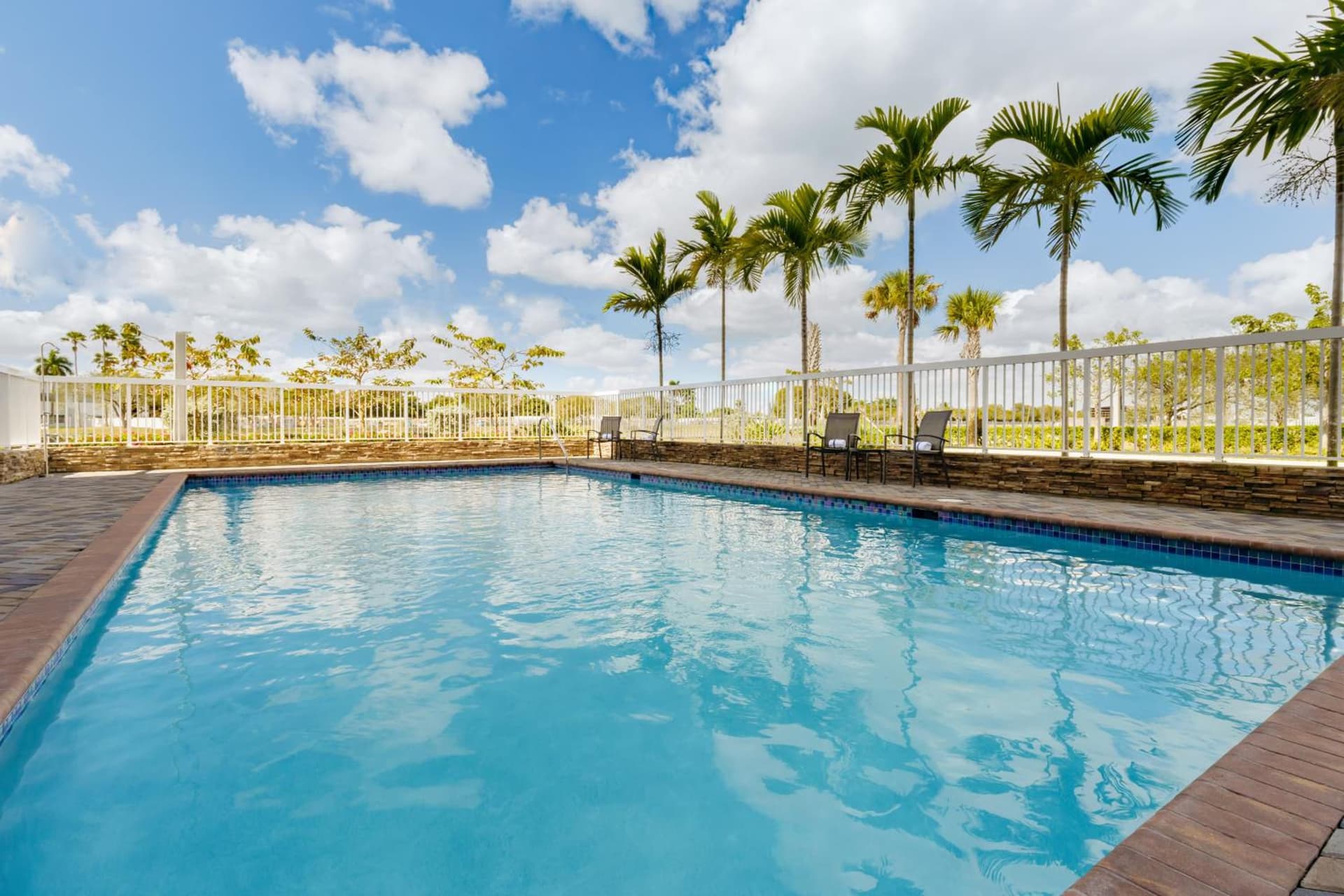 Fairfield by Marriott Inn & Suites Homestead Florida City interior in Florida City, FL — gallery photo 2