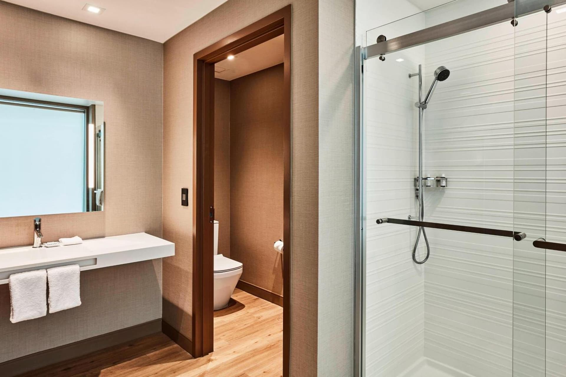 AC Hotel by Marriott Cincinnati at The Banks gallery photo in Cincinnati, OH — image 31