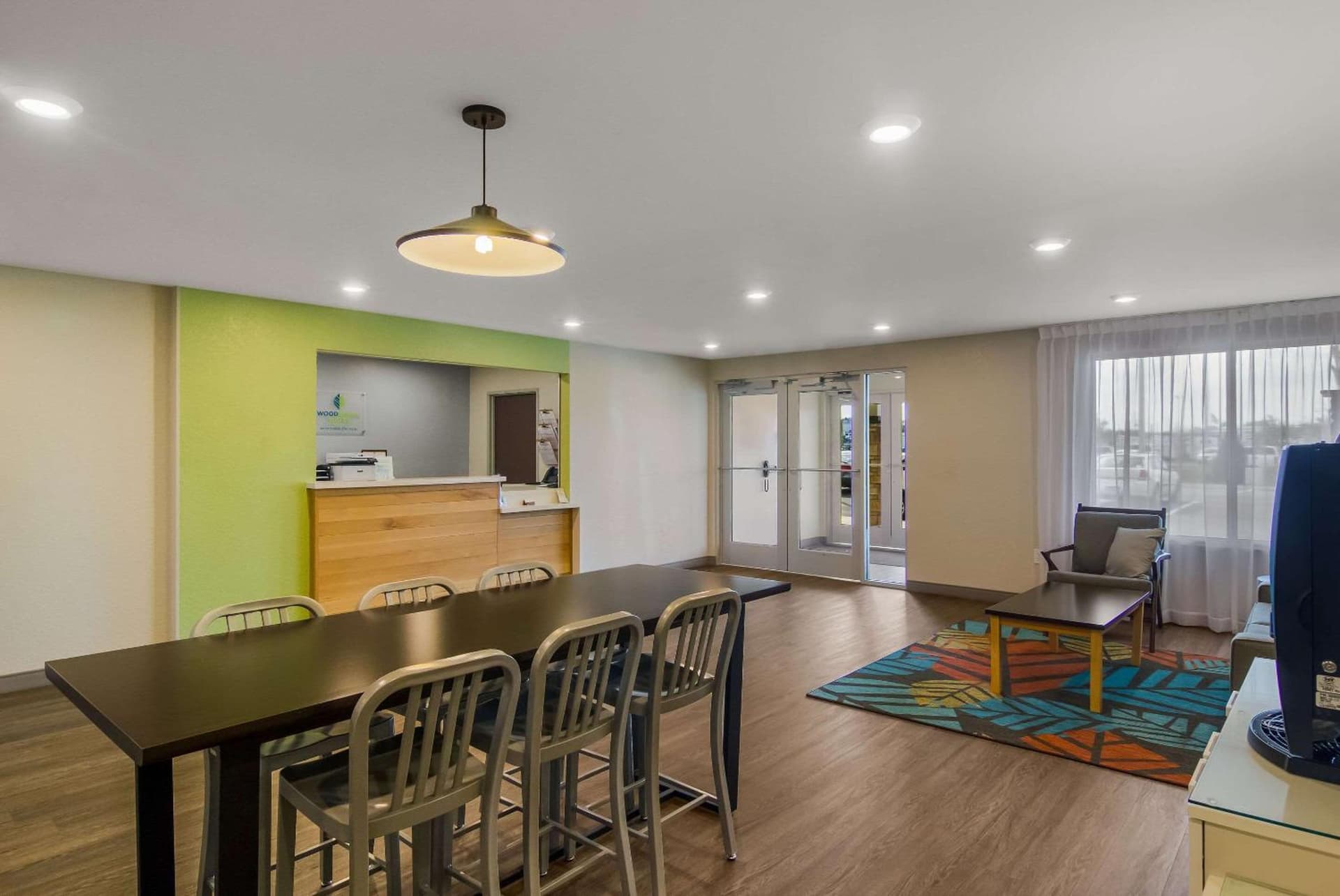 WoodSpring Suites Jacksonville Orange Park interior in Orange Park, FL — gallery photo 2
