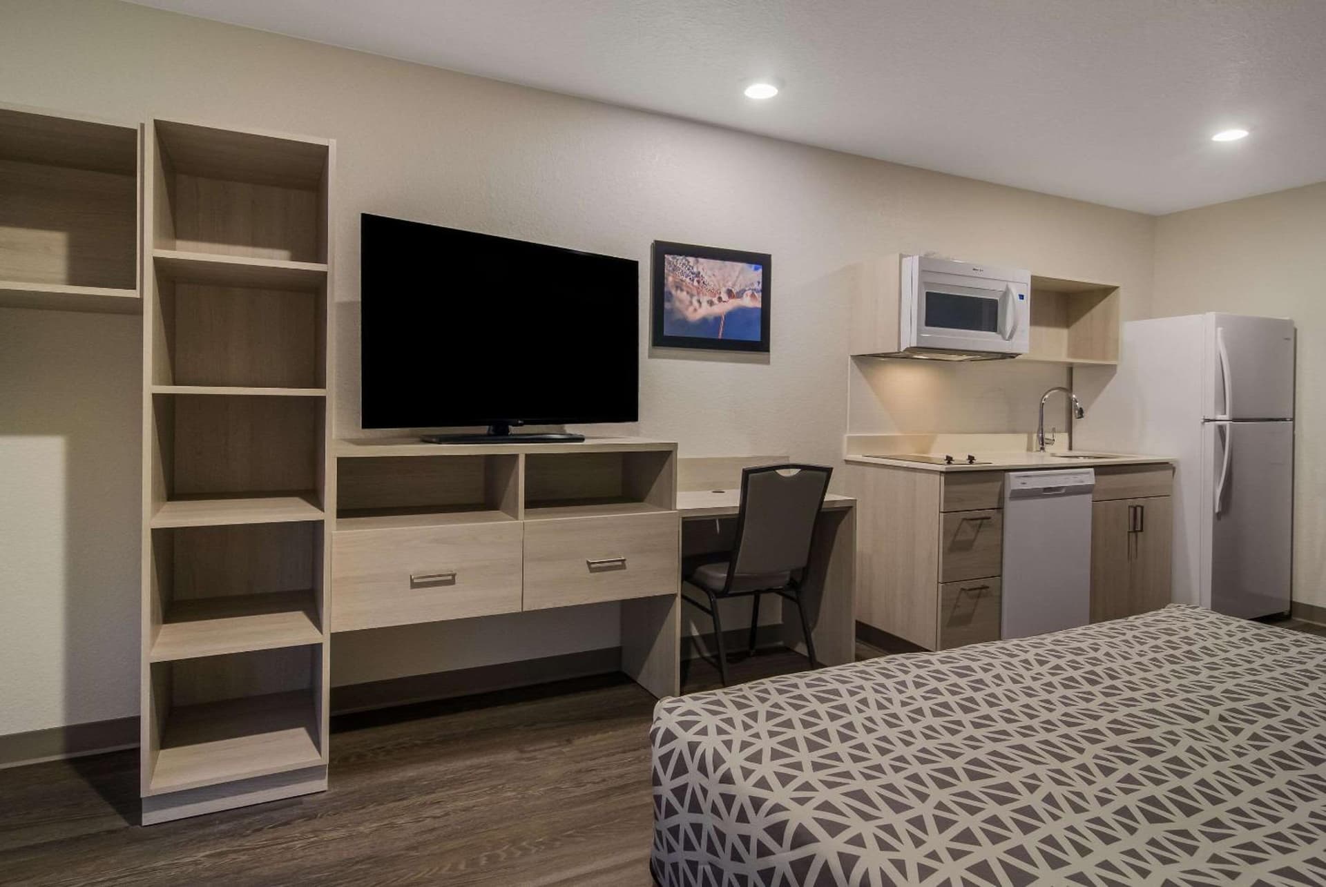 WoodSpring Suites Jacksonville Orange Park property views in Orange Park, FL — gallery photo 3