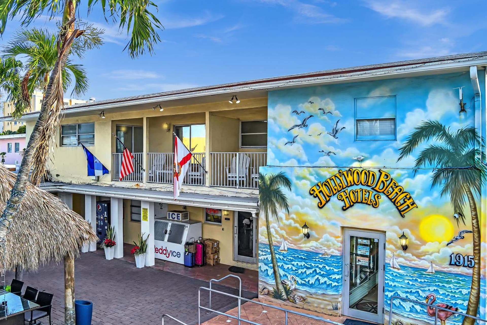 The Swan featured exterior or lobby in Hollywood, FL — similar hotel