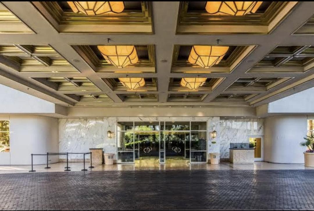 Private Studio - No Resort Fee - The Signature at MGM Grand Tower B interior in Las Vegas, NV — gallery photo 2