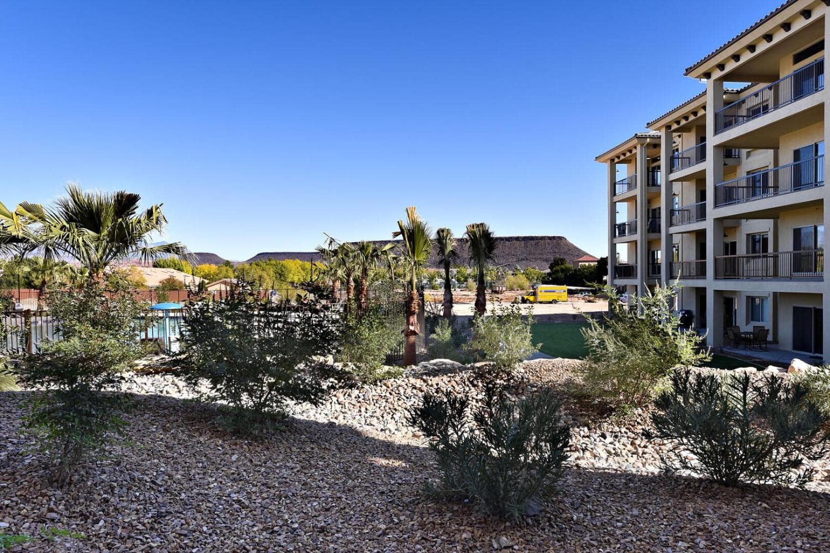 W106-Kokopelli Suite-Ground Floor 3-bedroom Pool view featured exterior or lobby in St. George, UT — similar hotel
