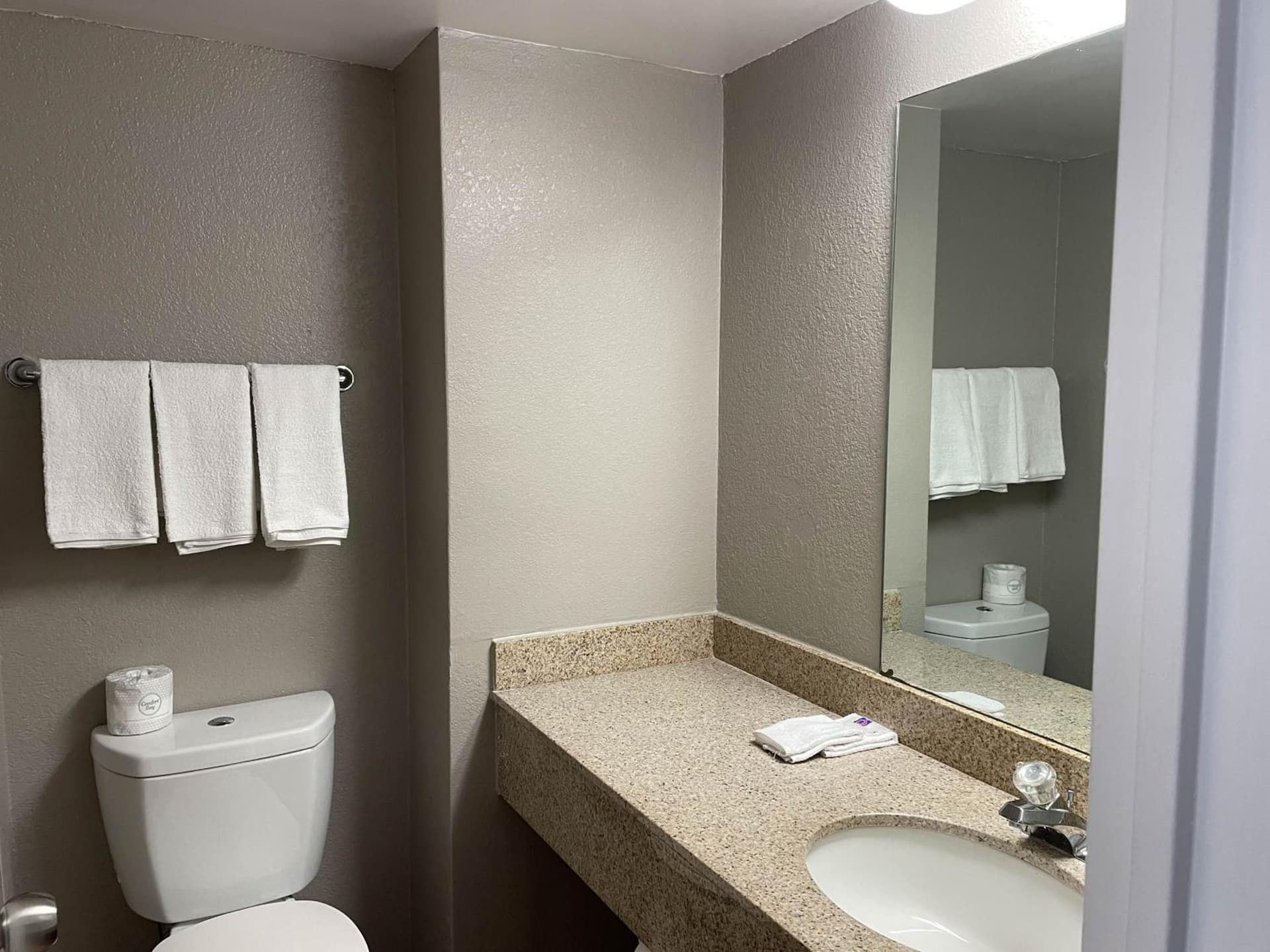 Studio 6 Springfield VA Washington DC Southwest interior in Springfield, VA — gallery photo 2