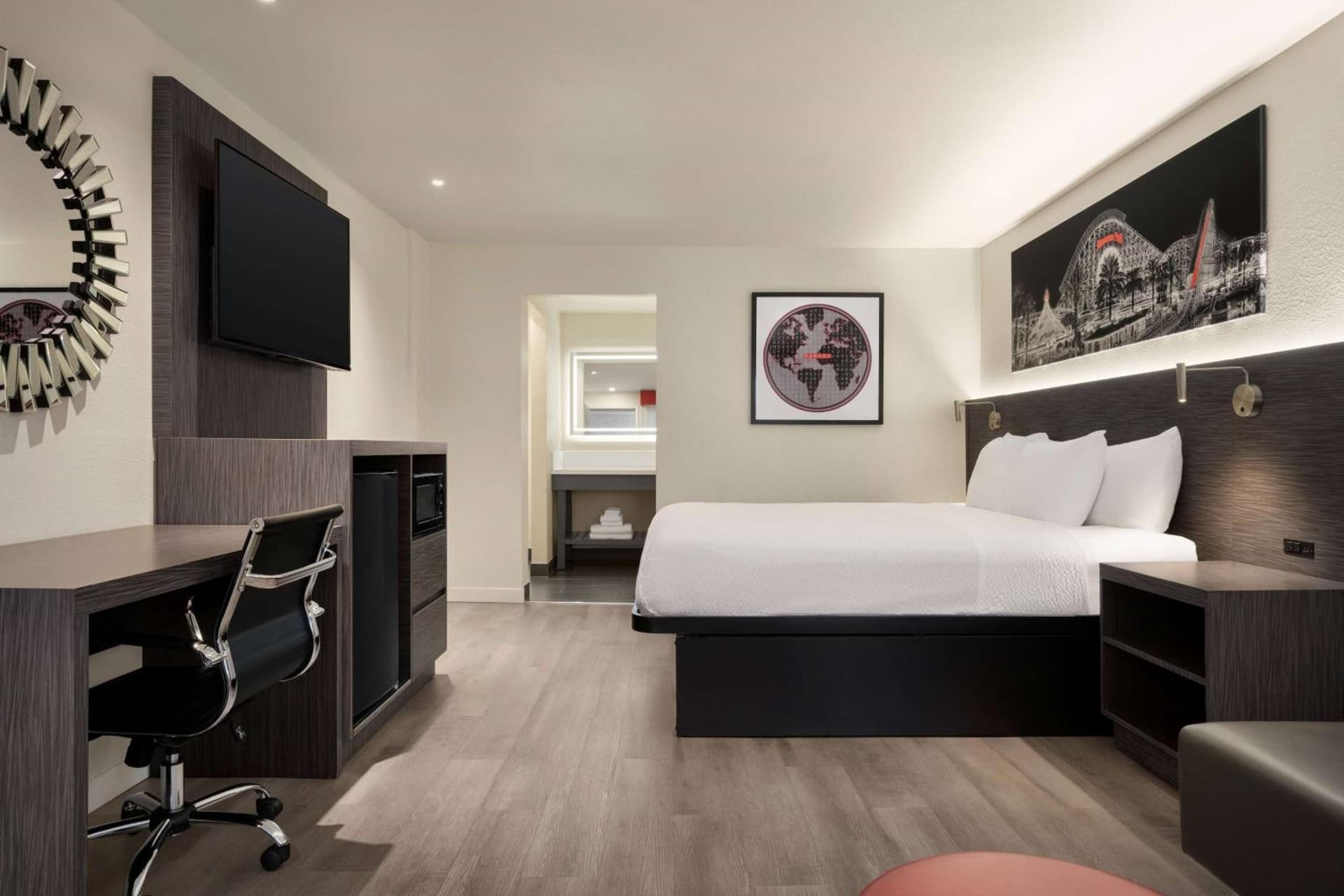 Ramada by Wyndham Anaheim Convention Center gallery photo in Anaheim, CA — image 41