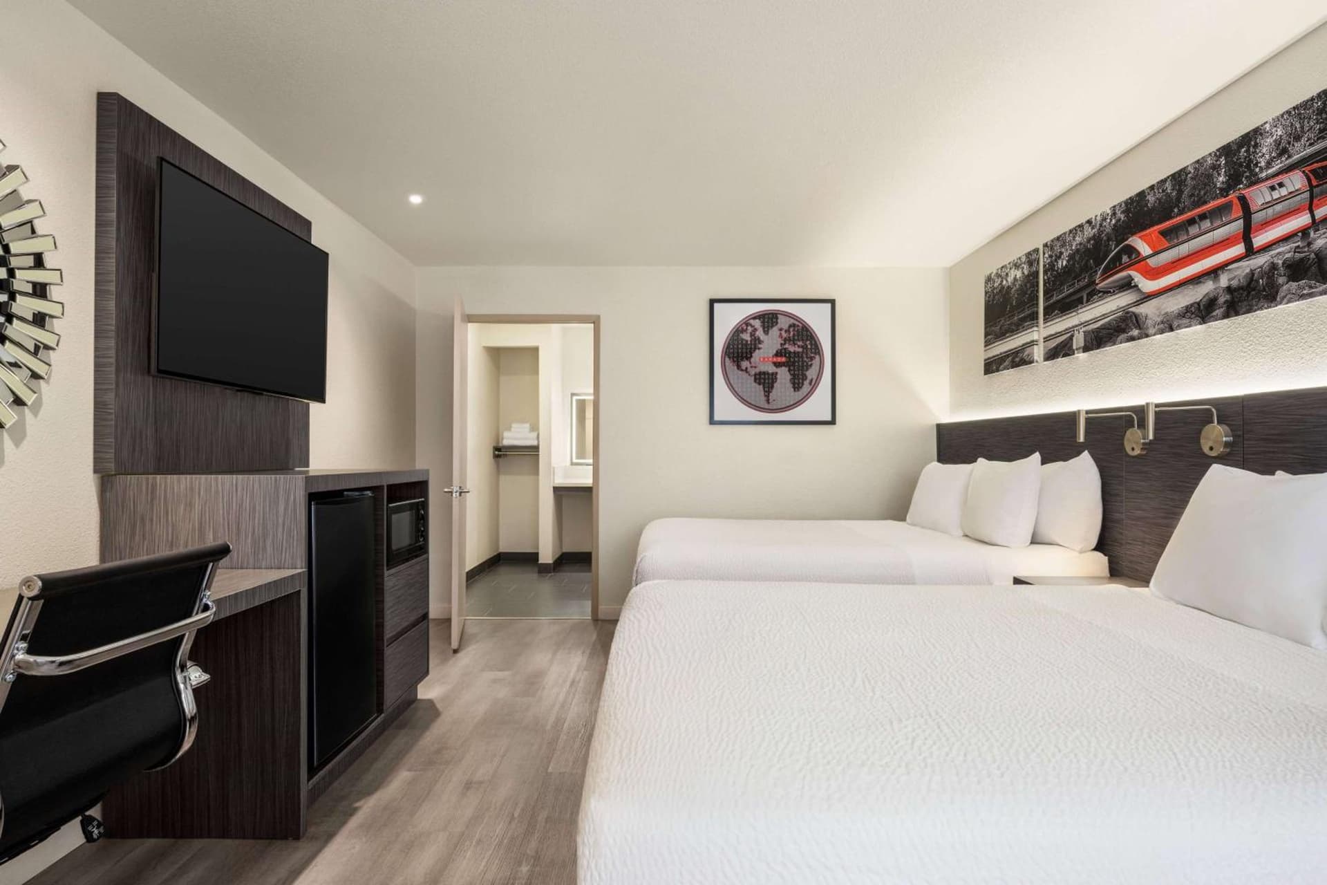 Ramada by Wyndham Anaheim Convention Center gallery photo in Anaheim, CA — image 34