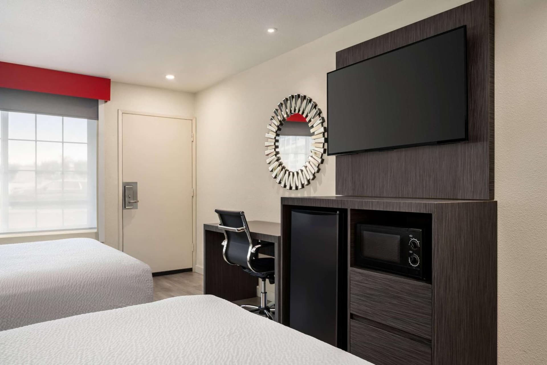 Ramada by Wyndham Anaheim Convention Center gallery photo in Anaheim, CA — image 61