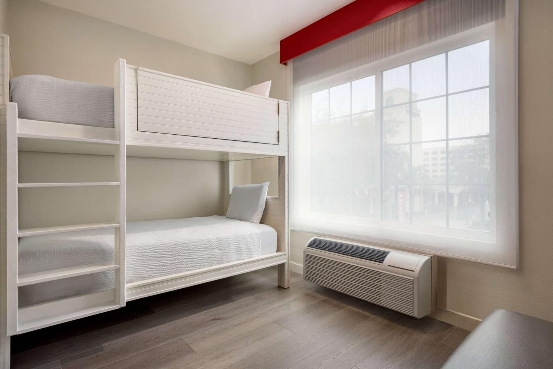 Ramada by Wyndham Anaheim Convention Center gallery photo in Anaheim, CA — image 6
