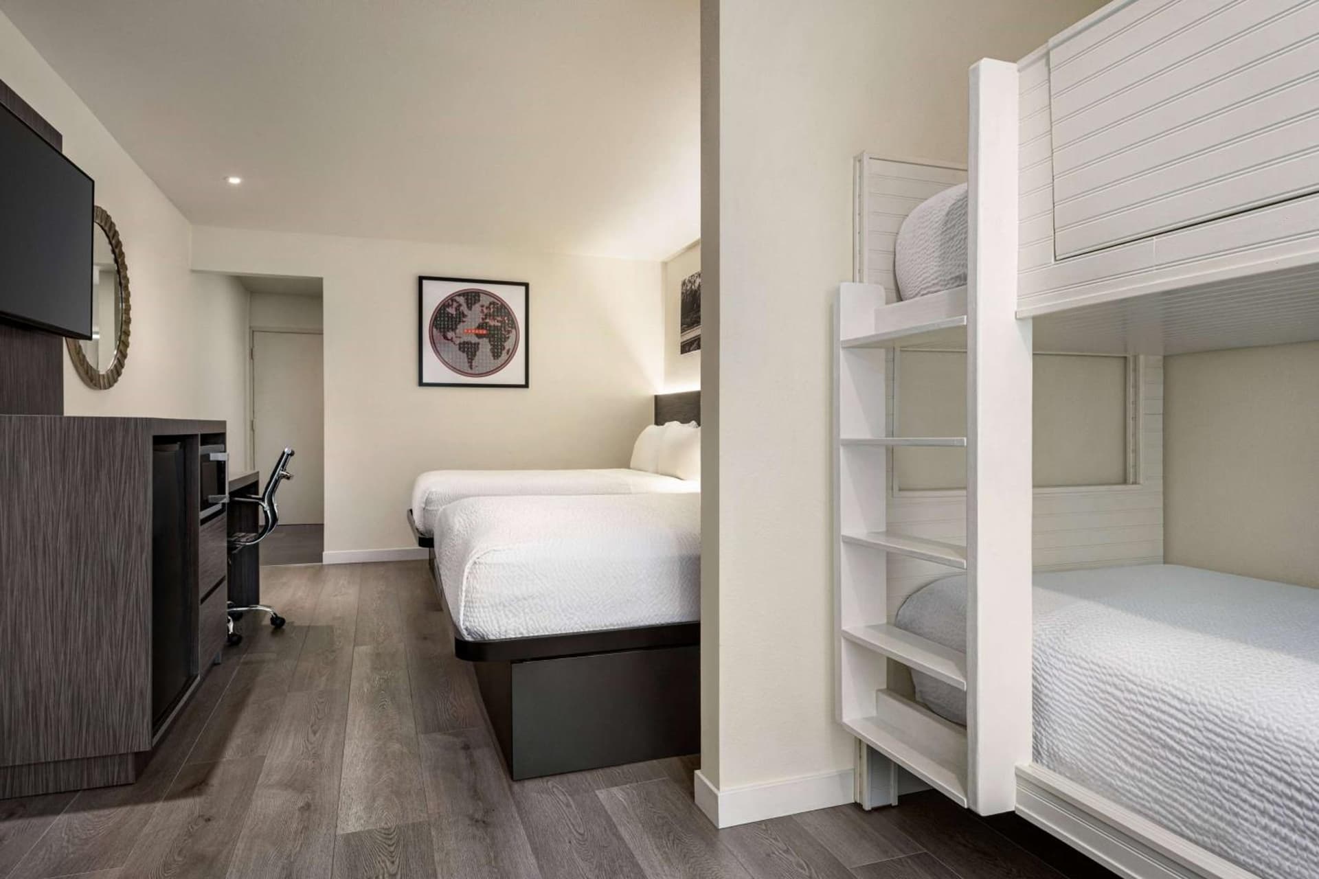 Ramada by Wyndham Anaheim Convention Center gallery photo in Anaheim, CA — image 14