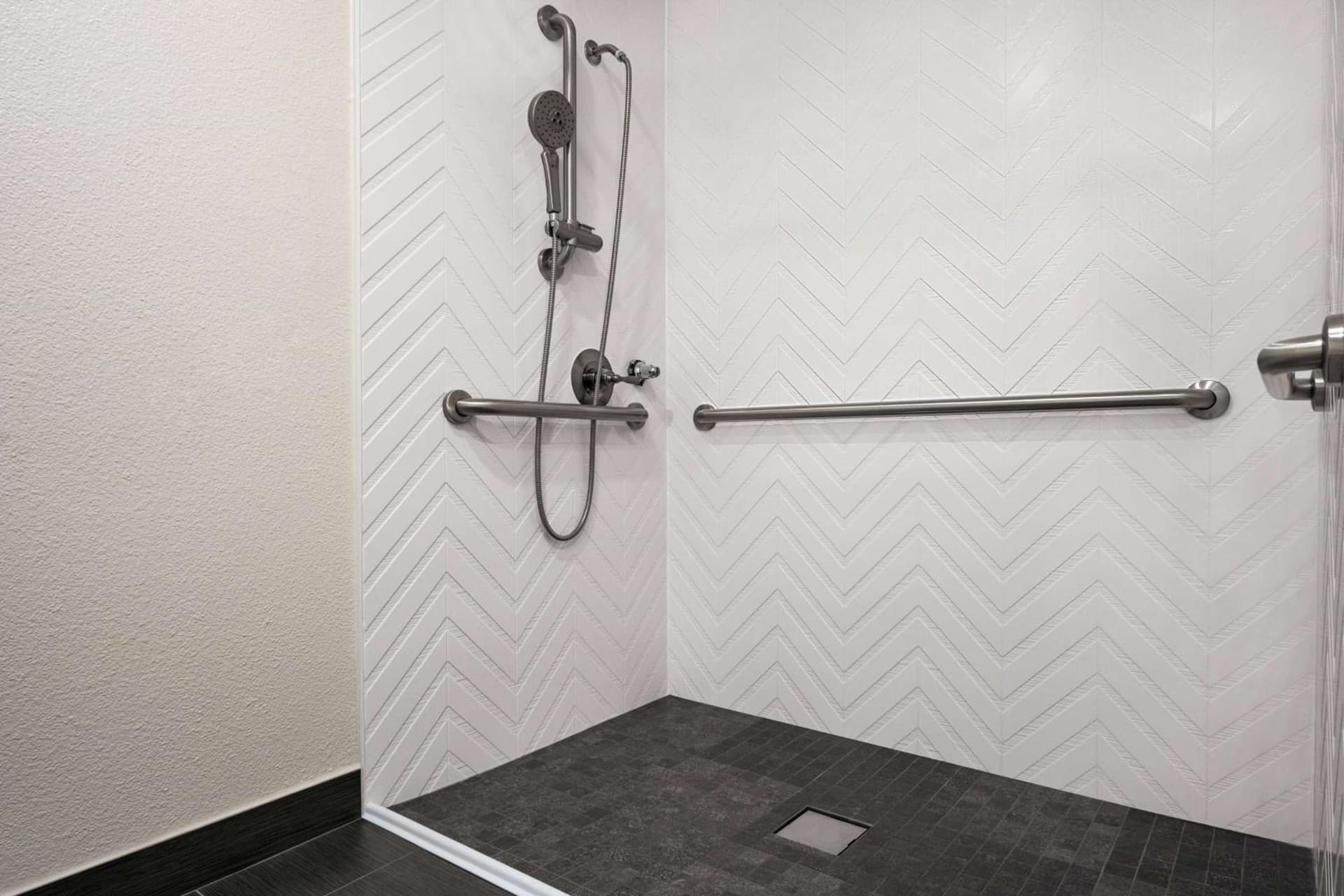 Ramada by Wyndham Anaheim Convention Center gallery photo in Anaheim, CA — image 72