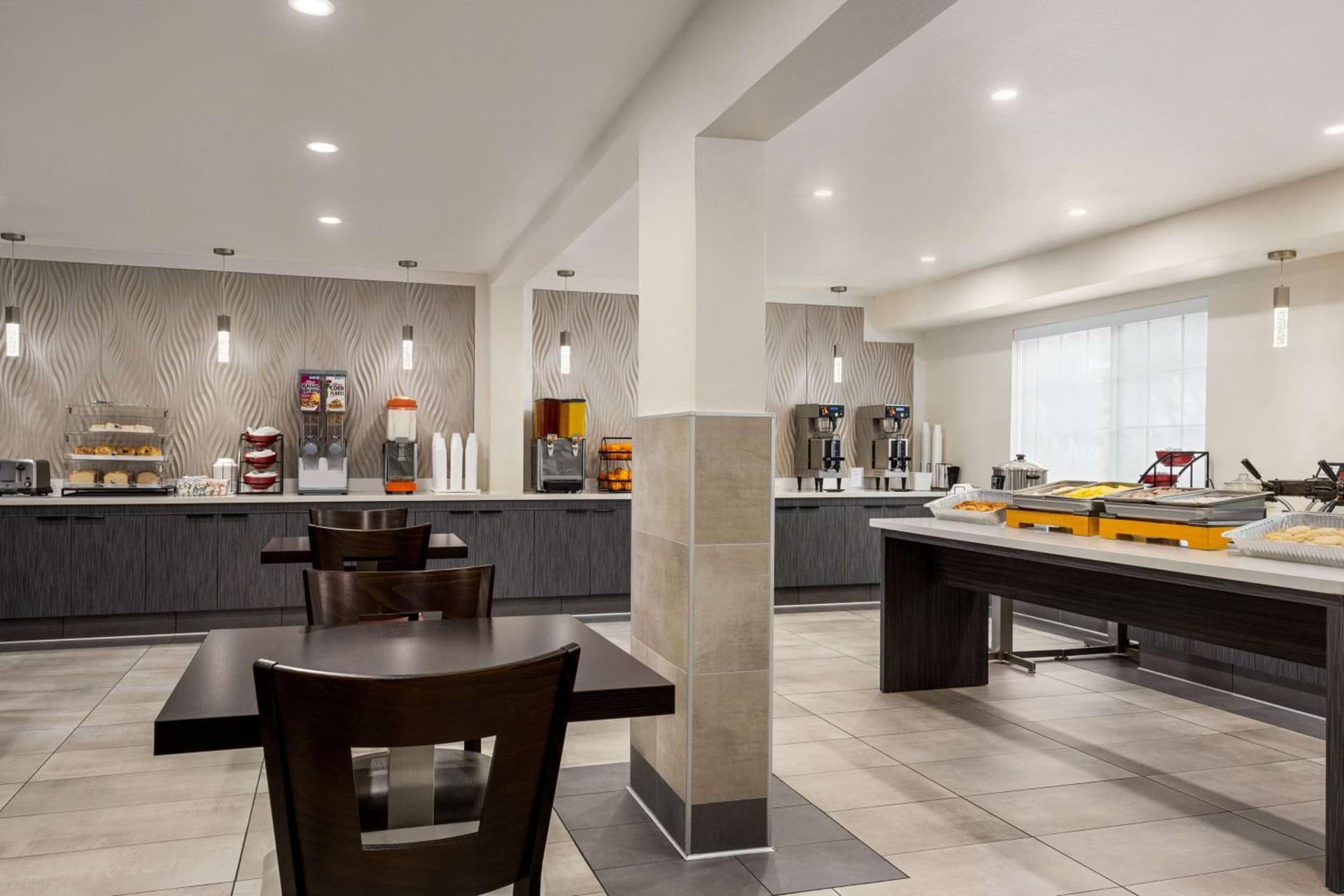Ramada by Wyndham Anaheim Convention Center gallery photo in Anaheim, CA — image 26