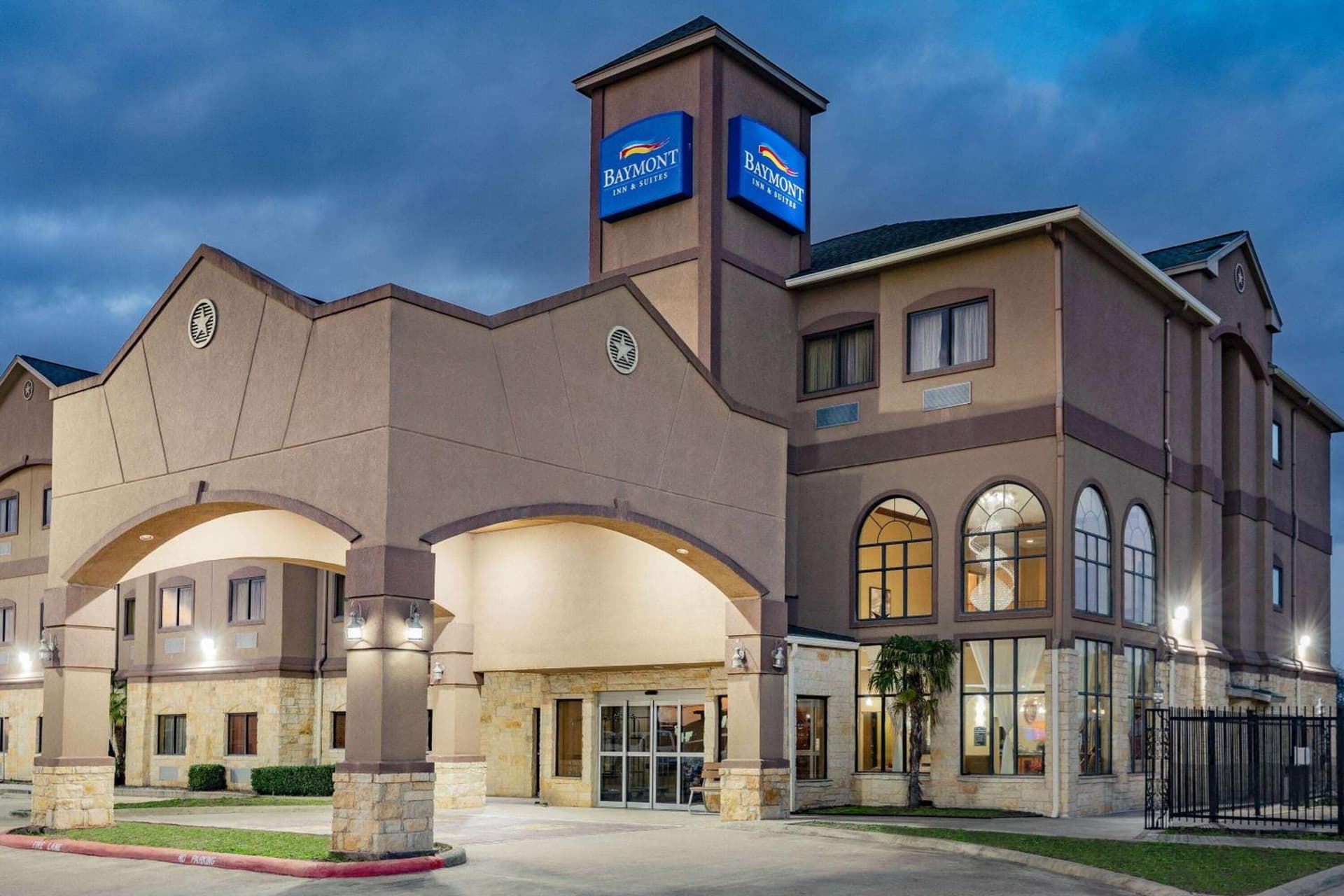Baymont by Wyndham Cuero featured exterior or lobby in Cuero, TX — similar hotel