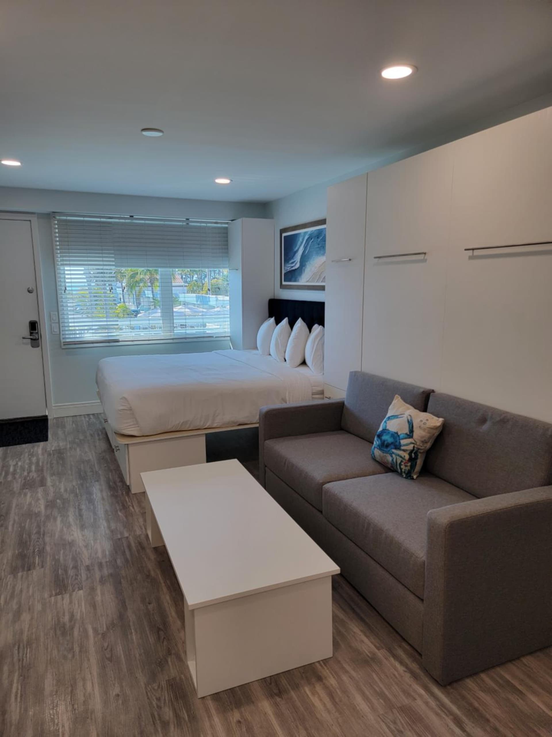 Silver Surf Gulf Beach Resort interior in Bradenton Beach, FL — gallery photo 2