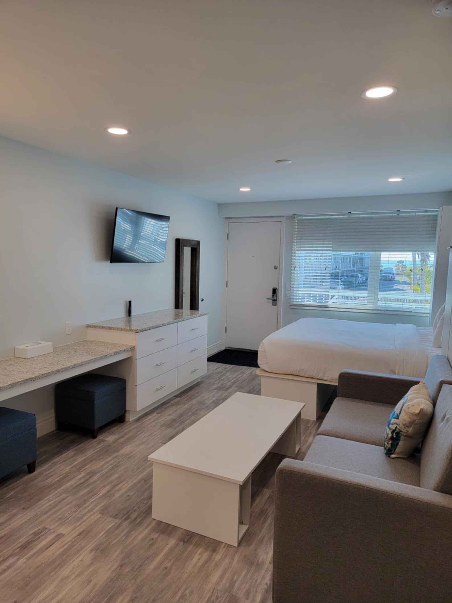 Silver Surf Gulf Beach Resort gallery photo in Bradenton Beach, FL — image 12