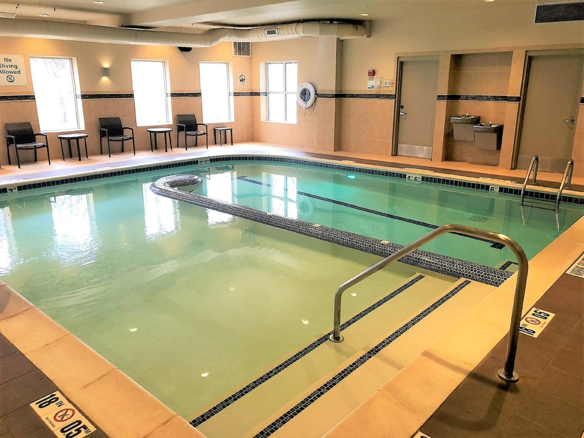 Holiday Inn Express & Suites Plymouth - Ann Arbor Area by IHG property views in Plymouth, MI — gallery photo 3