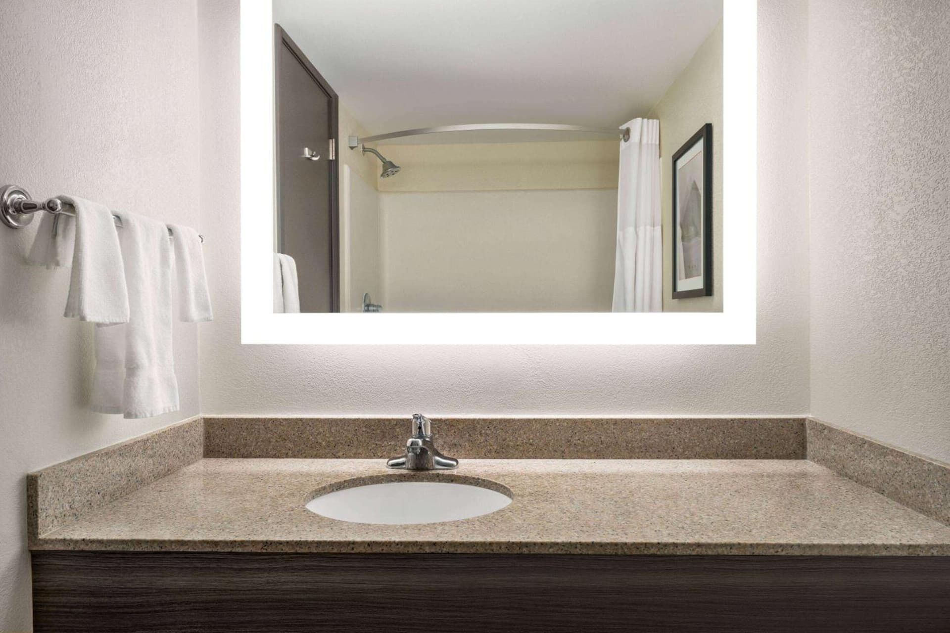 Ramada by Wyndham Allentown Bethlehem gallery photo in Allentown, PA — image 22