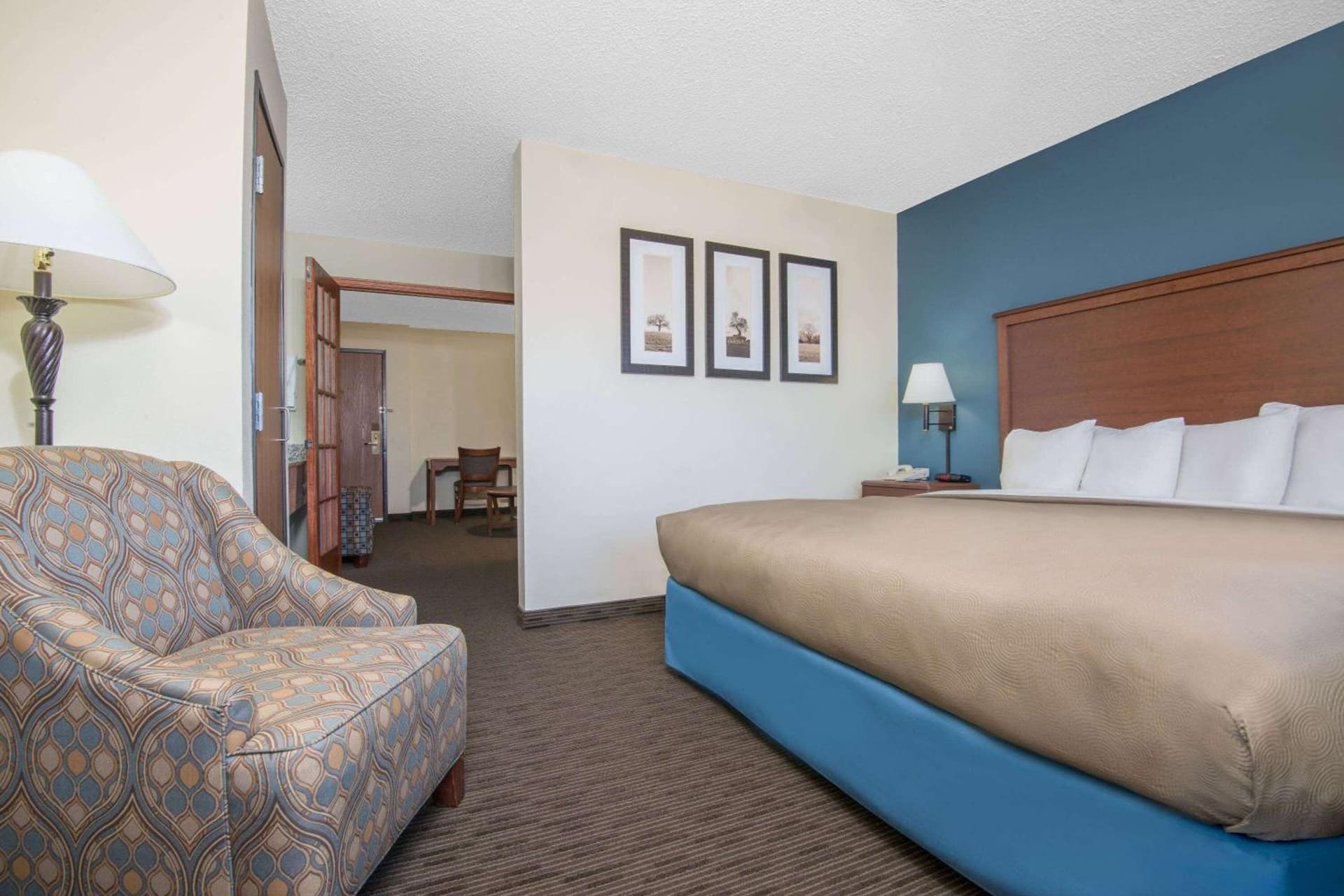 AmericInn by Wyndham Windsor Ft. Collins gallery photo in Fort Collins, CO — image 17