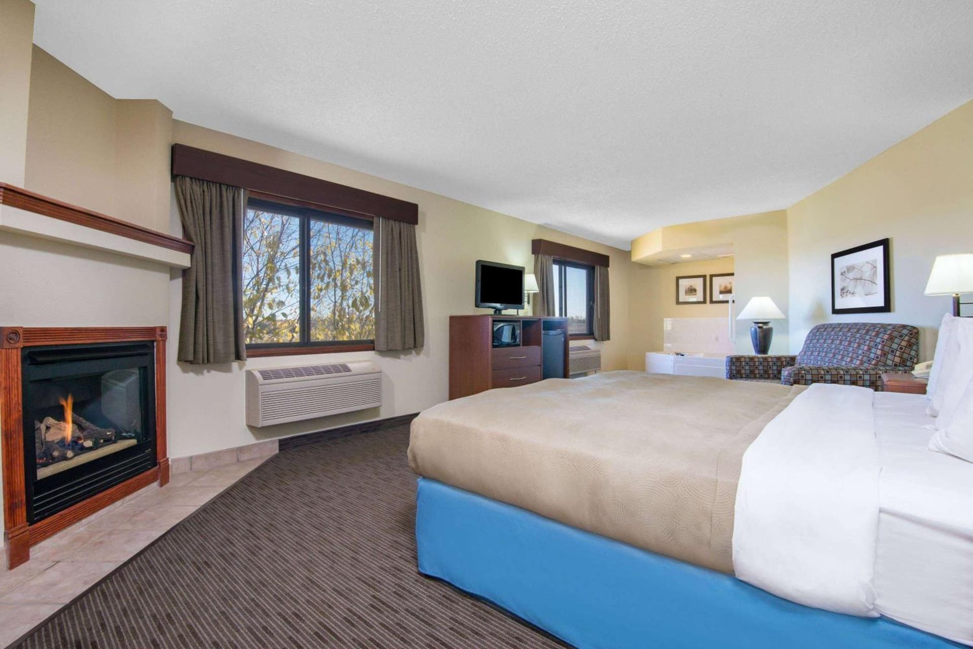 AmericInn by Wyndham Windsor Ft. Collins gallery photo in Fort Collins, CO — image 95