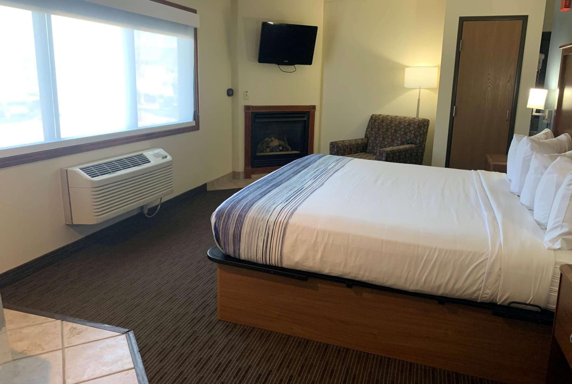 AmericInn by Wyndham Windsor Ft. Collins gallery photo in Fort Collins, CO — image 12