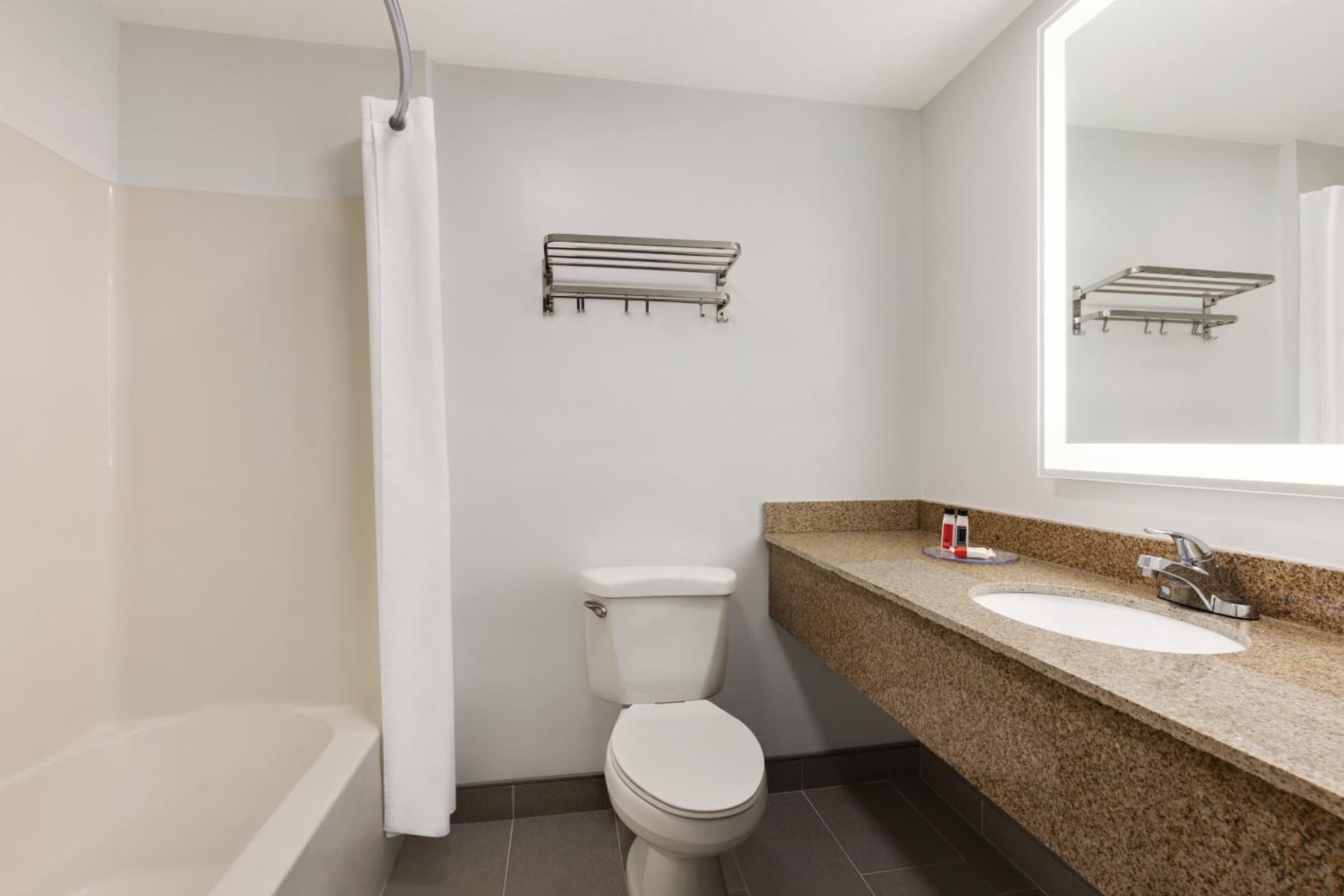 Country Inn & Suites by Radisson, Panama City, FL gallery photo in Panama City, FL — image 11