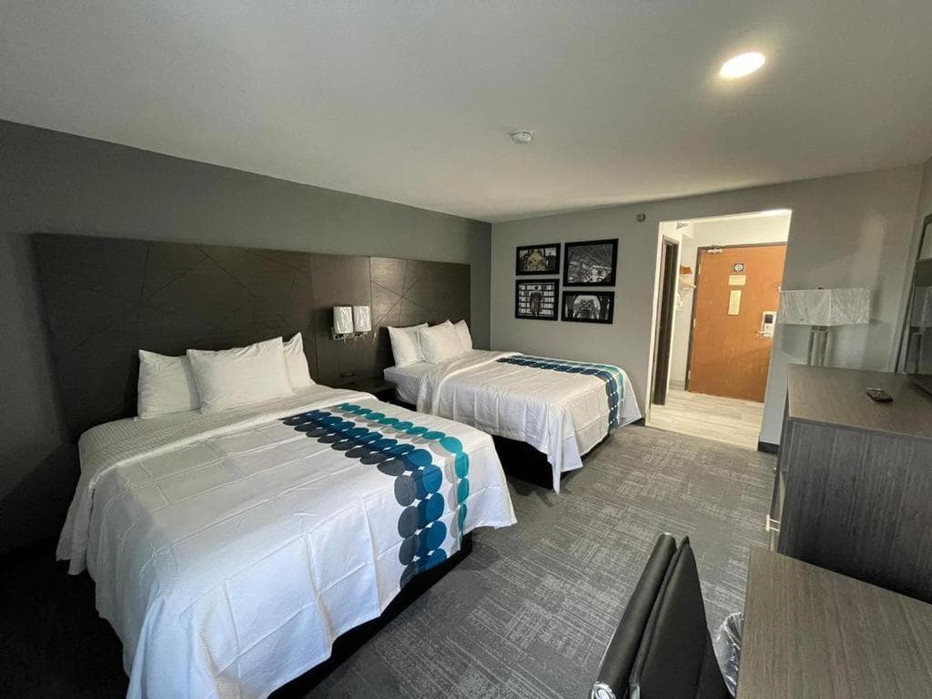 La Quinta Inn by Wyndham Indianapolis Airport Executive Dr gallery photo in Indianapolis, IN — image 42