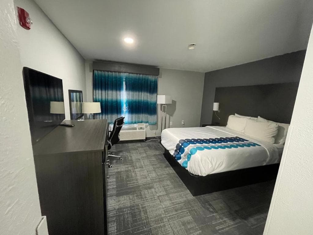 La Quinta Inn by Wyndham Indianapolis Airport Executive Dr gallery photo in Indianapolis, IN — image 6