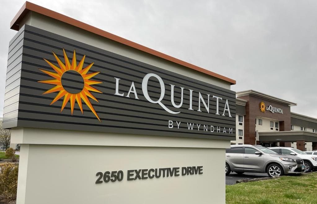 La Quinta Inn by Wyndham Indianapolis Airport Executive Dr gallery photo in Indianapolis, IN — image 7