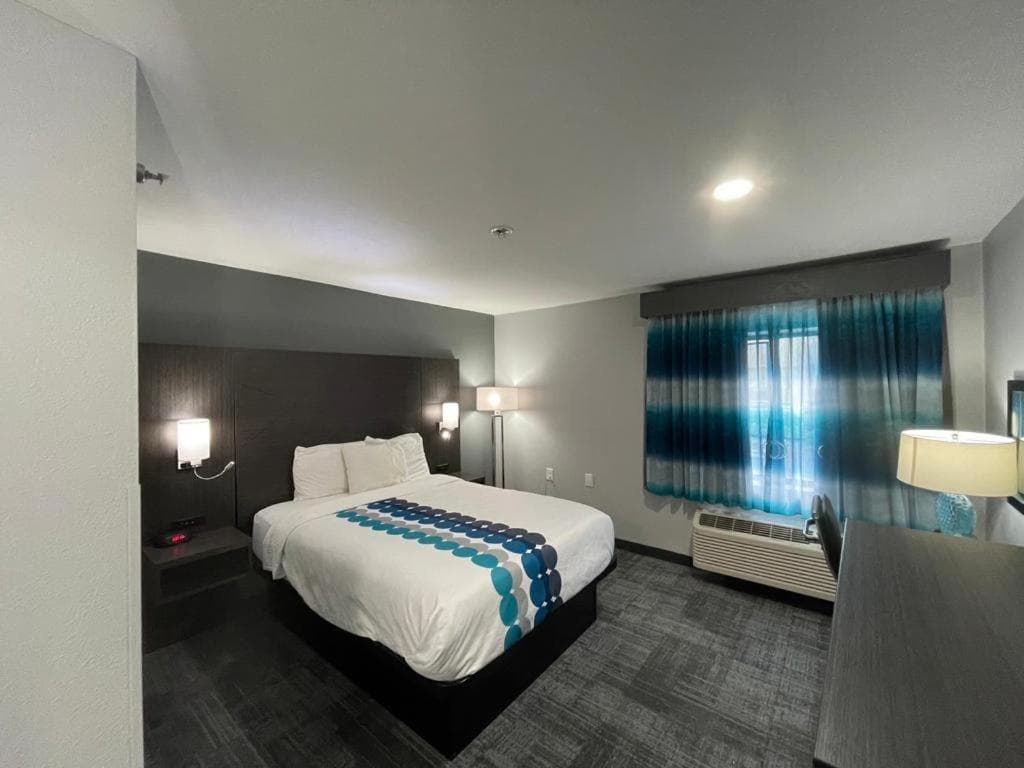 La Quinta Inn by Wyndham Indianapolis Airport Executive Dr gallery photo in Indianapolis, IN — image 36