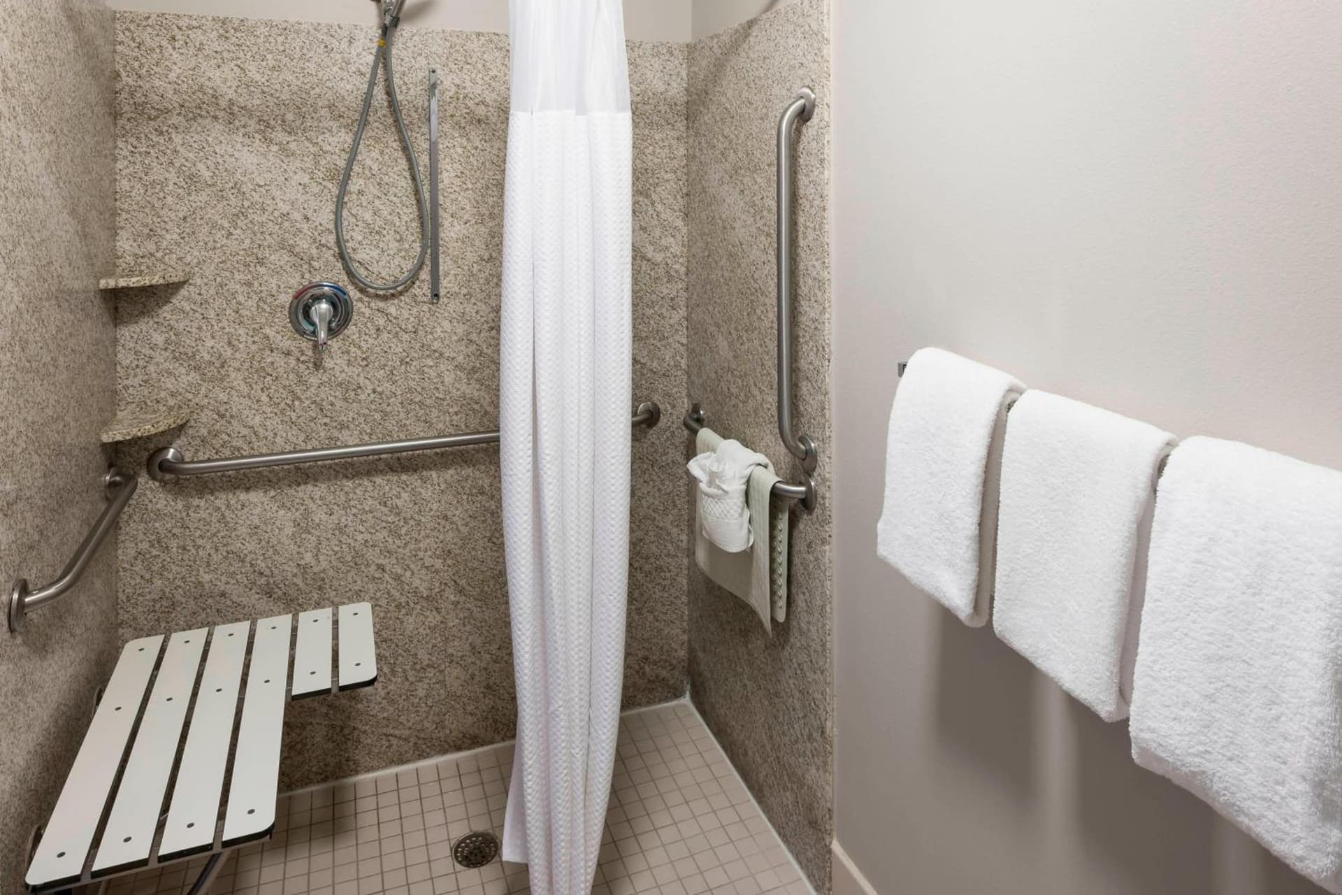 Courtyard by Marriott Brownsville gallery photo in Brownsville, TX — image 26