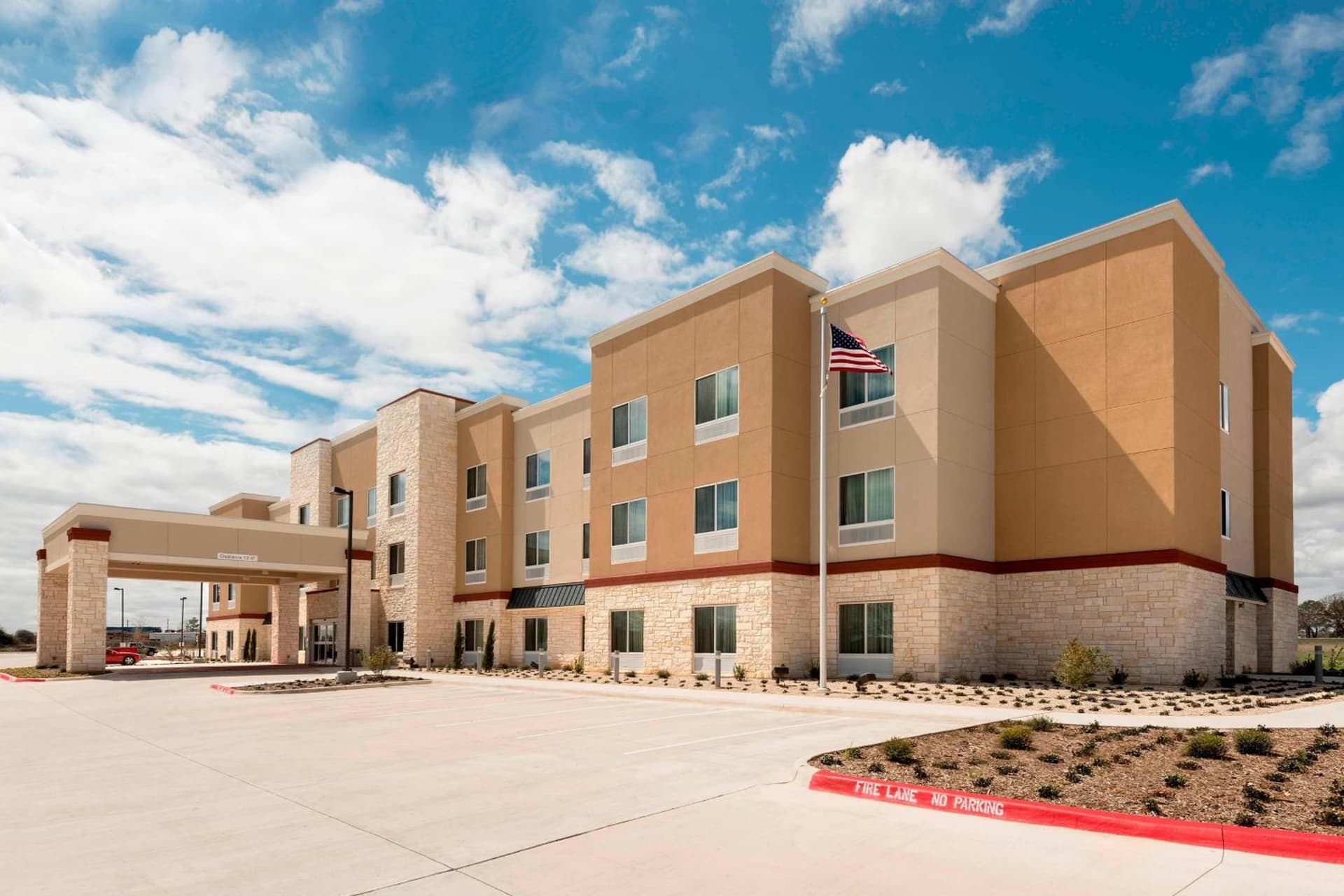 Fairfield Inn & Suites by Marriott Fredericksburg Texas interior in Fredericksburg, TX — gallery photo 2
