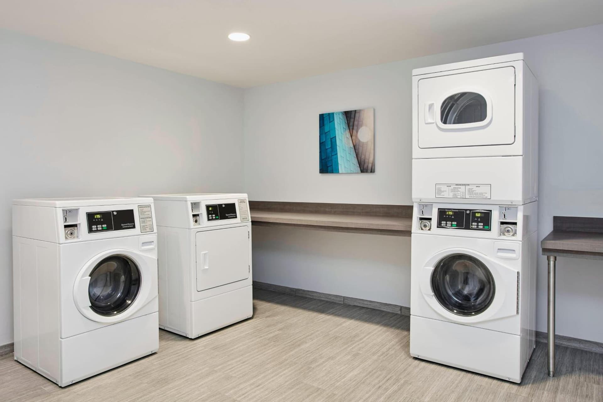 SpringHill Suites by Marriott Milwaukee Downtown gallery photo in Milwaukee, WI — image 7