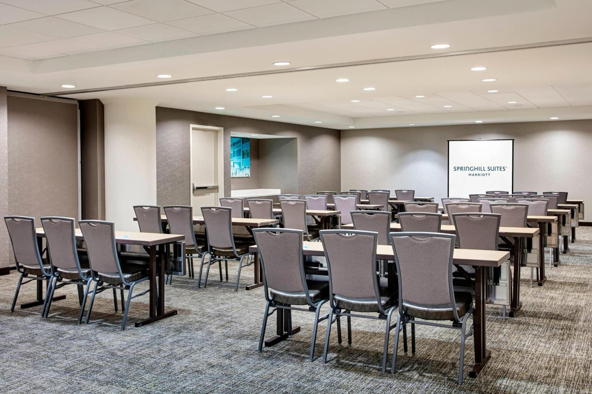 SpringHill Suites by Marriott Milwaukee Downtown gallery photo in Milwaukee, WI — image 6