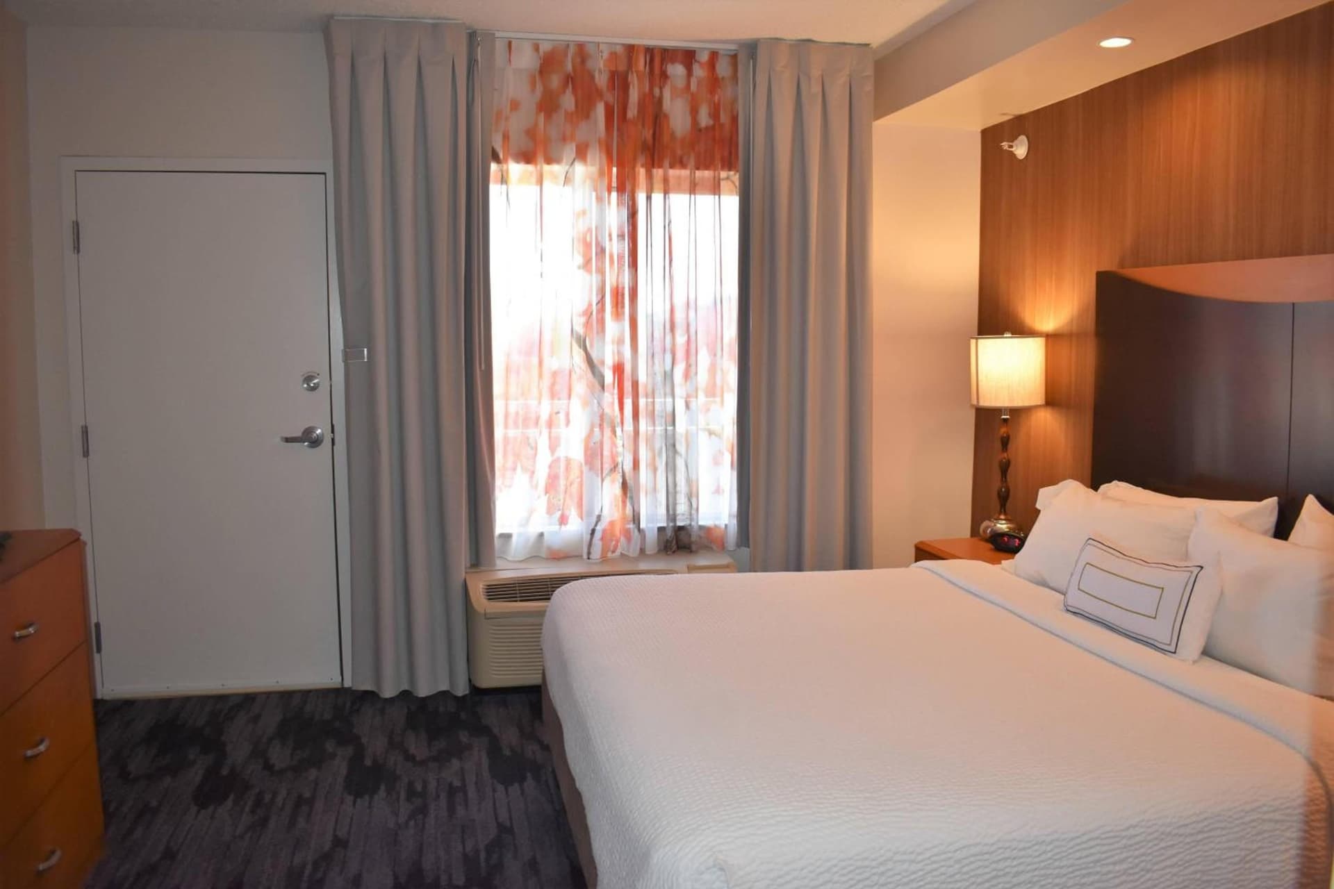 Fairfield Inn and Suites by Marriott Strasburg Shenandoah Valley interior in Strasburg, VA — gallery photo 2