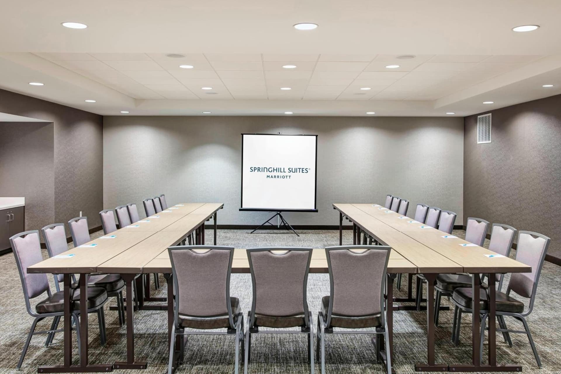 SpringHill Suites by Marriott Milwaukee Downtown gallery photo in Milwaukee, WI — image 30