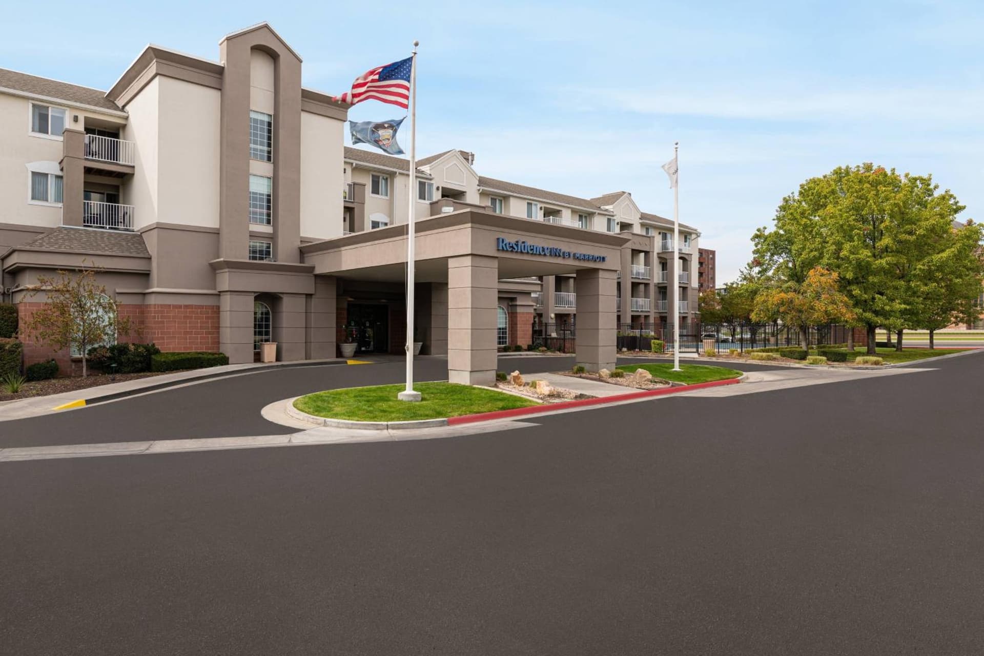 Residence Inn by Marriott Salt Lake City Downtown featured exterior or lobby in Salt Lake City, UT — similar hotel