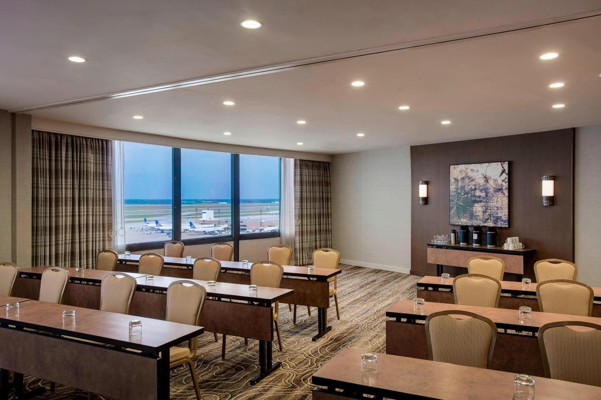 Houston Airport Marriott at George Bush Intercontinental property views in Houston, TX — gallery photo 3