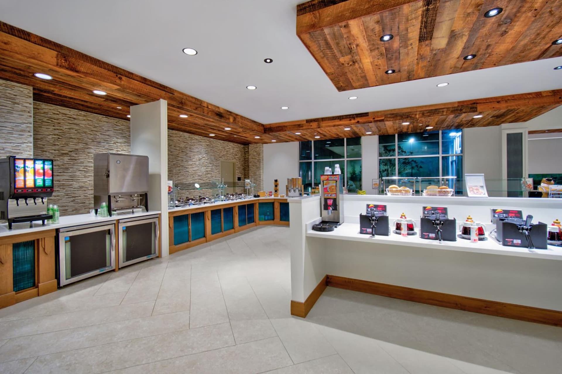 Fairfield by Marriott Inn & Suites Orlando at FLAMINGO CROSSINGS® Town Center gallery photo in Orlando, FL — image 10