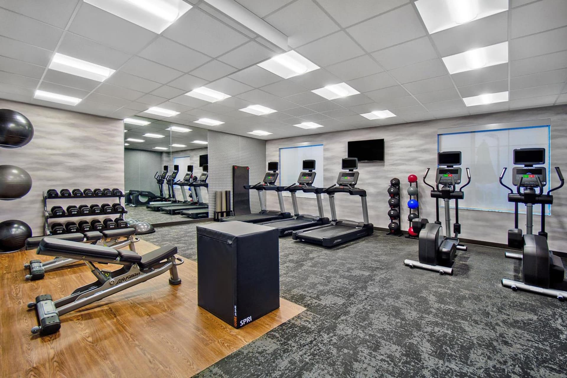 Fairfield by Marriott Inn & Suites Orlando at FLAMINGO CROSSINGS® Town Center gallery photo in Orlando, FL — image 4