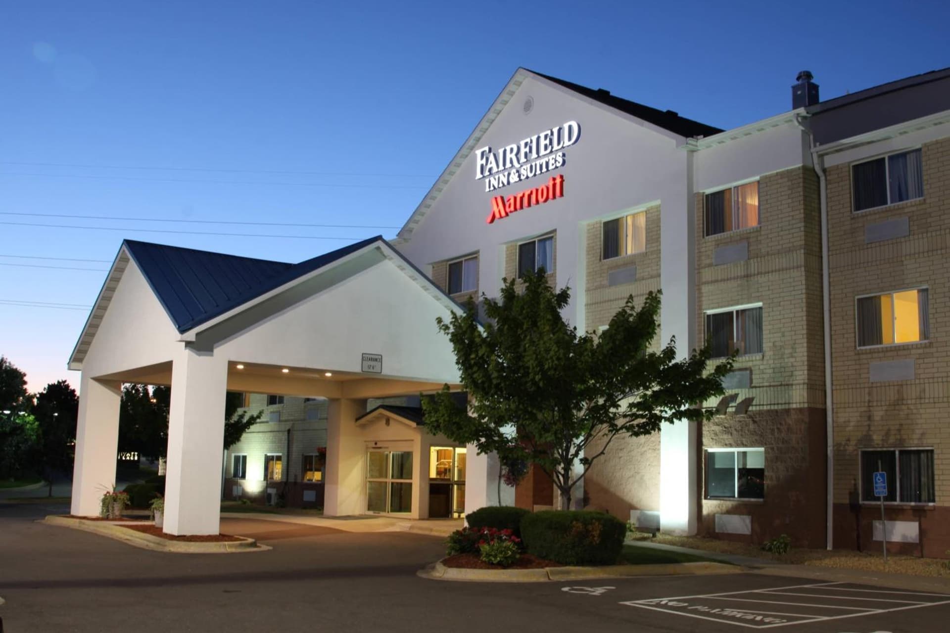 Fairfield Inn & Suites Minneapolis Eden Prairie featured exterior or lobby in Eden Prairie, MN — similar hotel