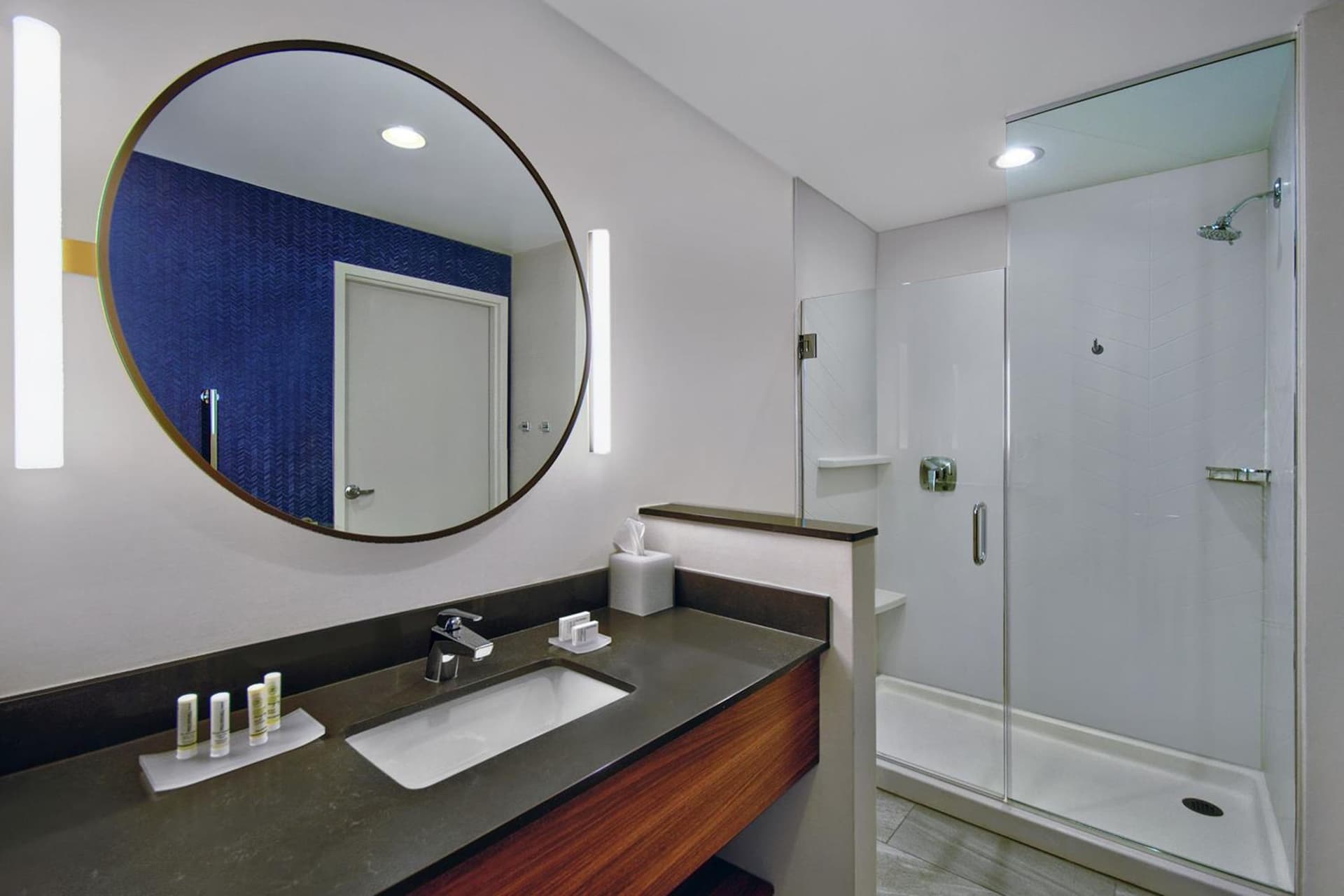 Fairfield by Marriott Inn & Suites Orlando at FLAMINGO CROSSINGS® Town Center gallery photo in Orlando, FL — image 12