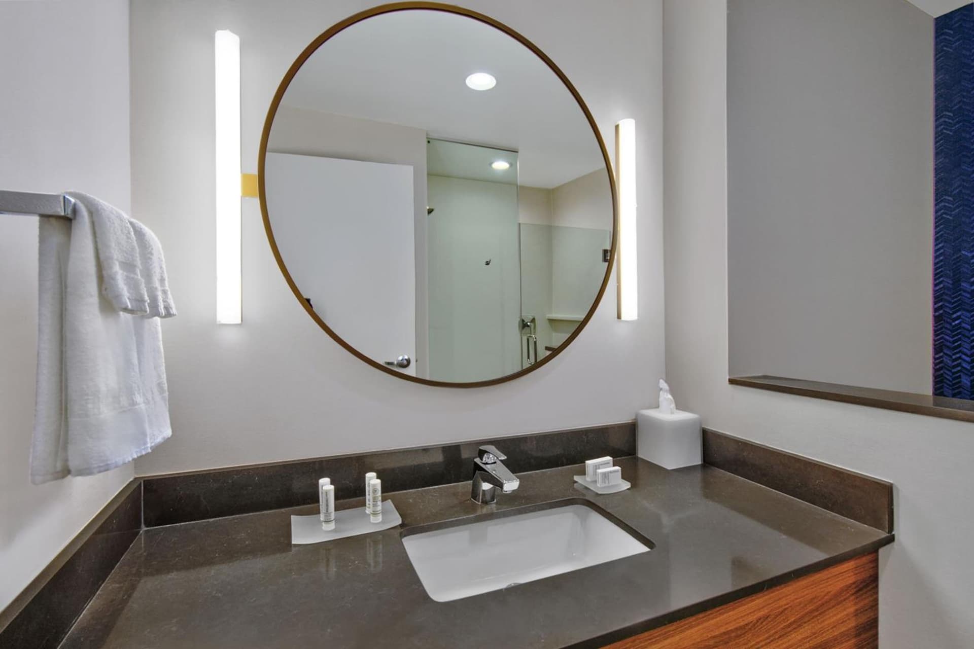Fairfield by Marriott Inn & Suites Orlando at FLAMINGO CROSSINGS® Town Center gallery photo in Orlando, FL — image 15