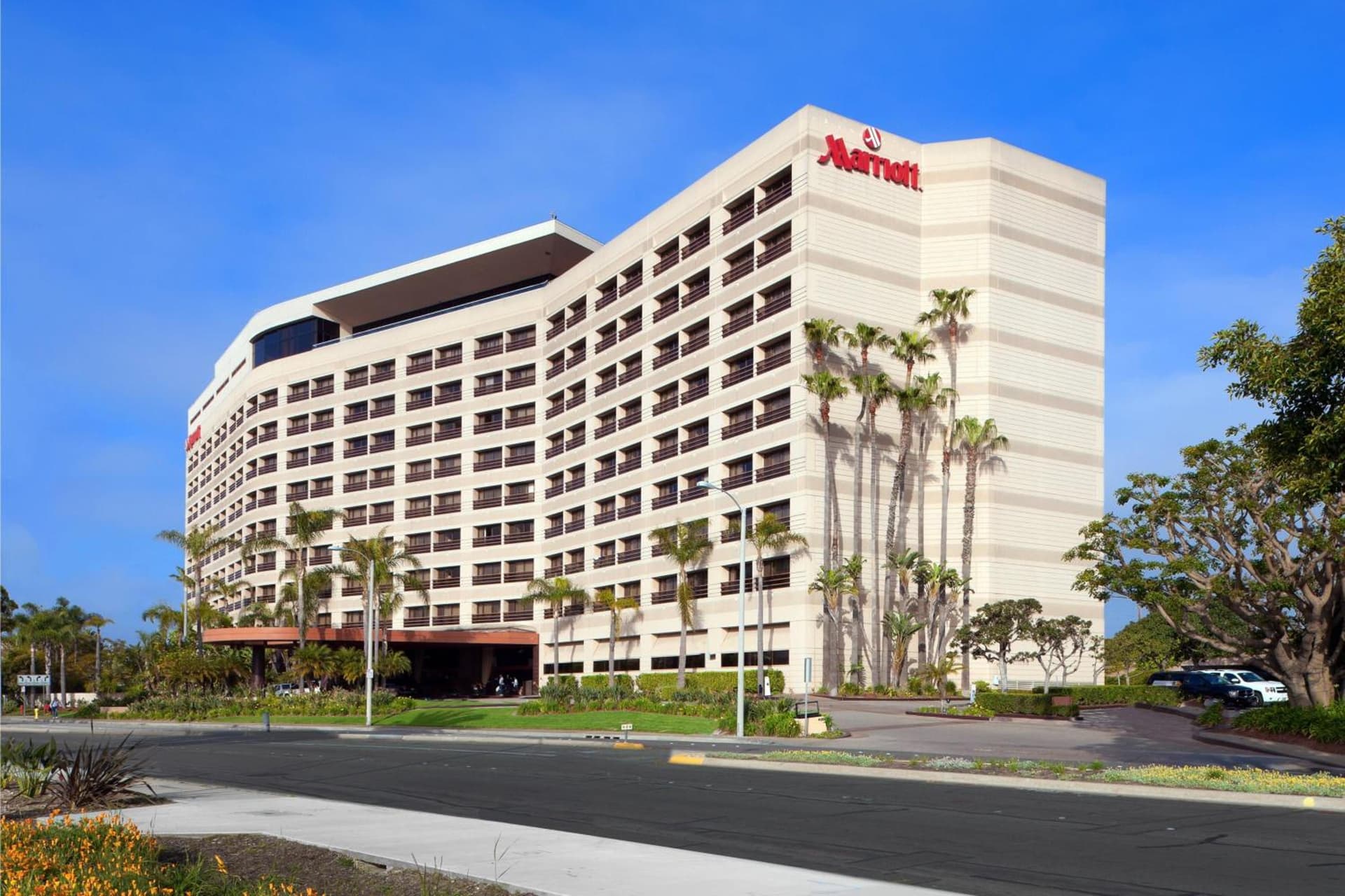Marina del Rey Marriott interior in Los Angeles, CA — gallery photo 2